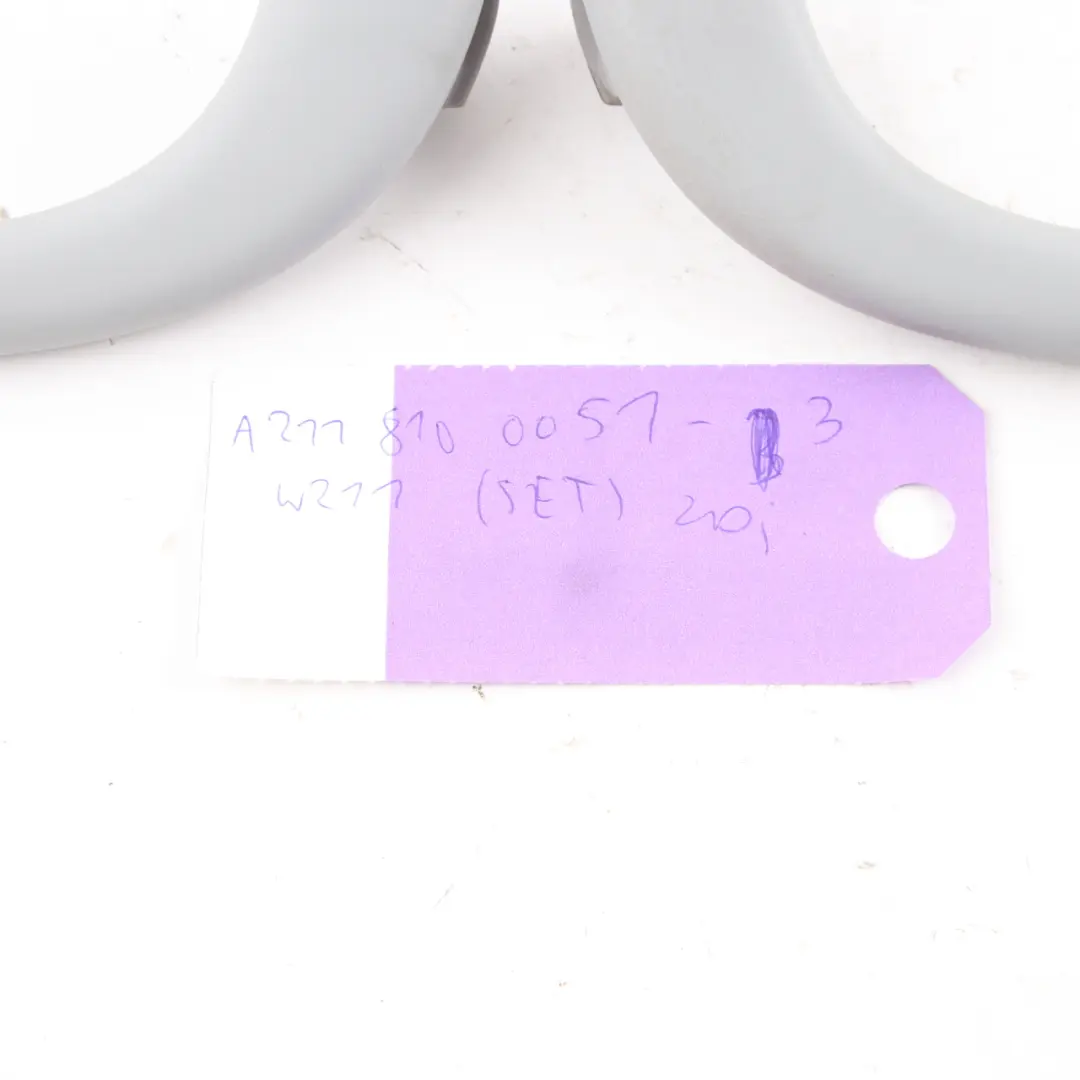 Uchwyt Rączki Podsufitki Zestaw Komplet do Mercedes W211 o numerze A2118100051 Mercedes W211 Uchwyt Rączki Podsufitki Zestaw Komplet - SKU A2118100051-3 - Numer Części A2118100051
