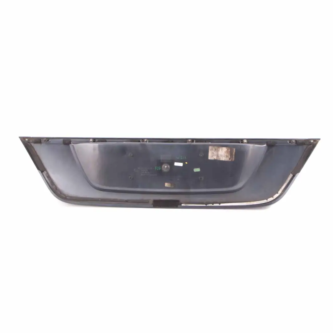 Mercedes W211 Couvercle Coffre Plaque d'Immatriculation Gris Flint - SKU A2118100173-FLG - Numéro de pièce A2118100173