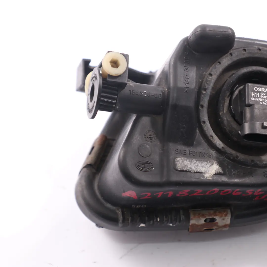  Feu antibrouillard Mercedes W211 W906 Lampe pare chocs avant droite - SKU A2118200656 - Numéro de pièce A2118200656