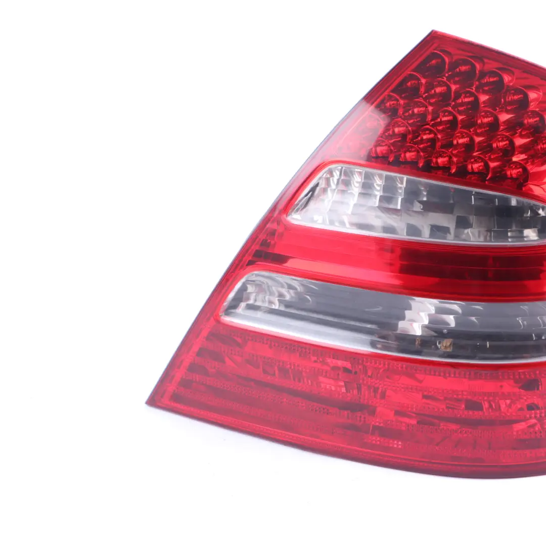 Lamp Right O/S Tail Light Avantgarde to Mercedes W211 Saloon Rear with Part number A2118200664 Mercedes W211 Saloon Rear Lamp Right O/S Tail Light Avantgarde - SKU A2118200664 - Part number A2118200664