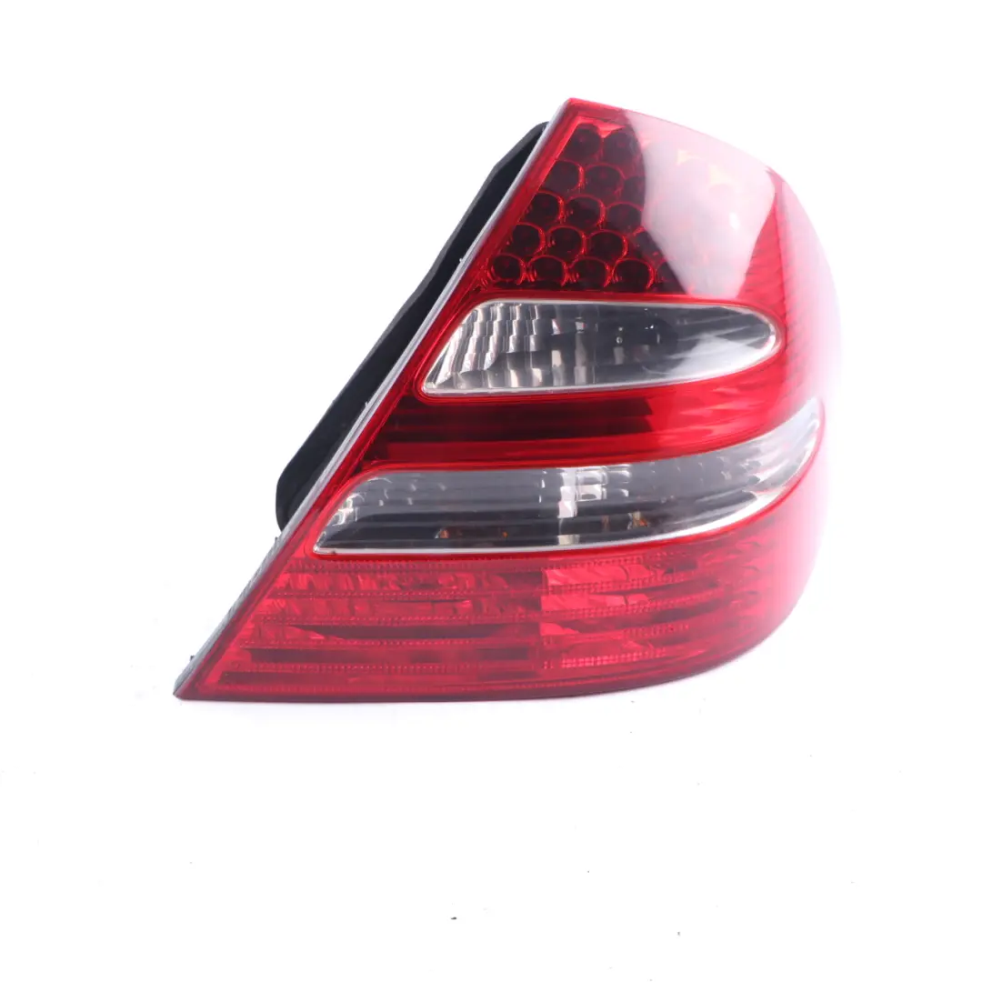Lamp Right O/S Tail Light Avantgarde to Mercedes W211 Saloon Rear with Part number A2118200664 Mercedes W211 Saloon Rear Lamp Right O/S Tail Light Avantgarde - SKU A2118200664 - Part number A2118200664