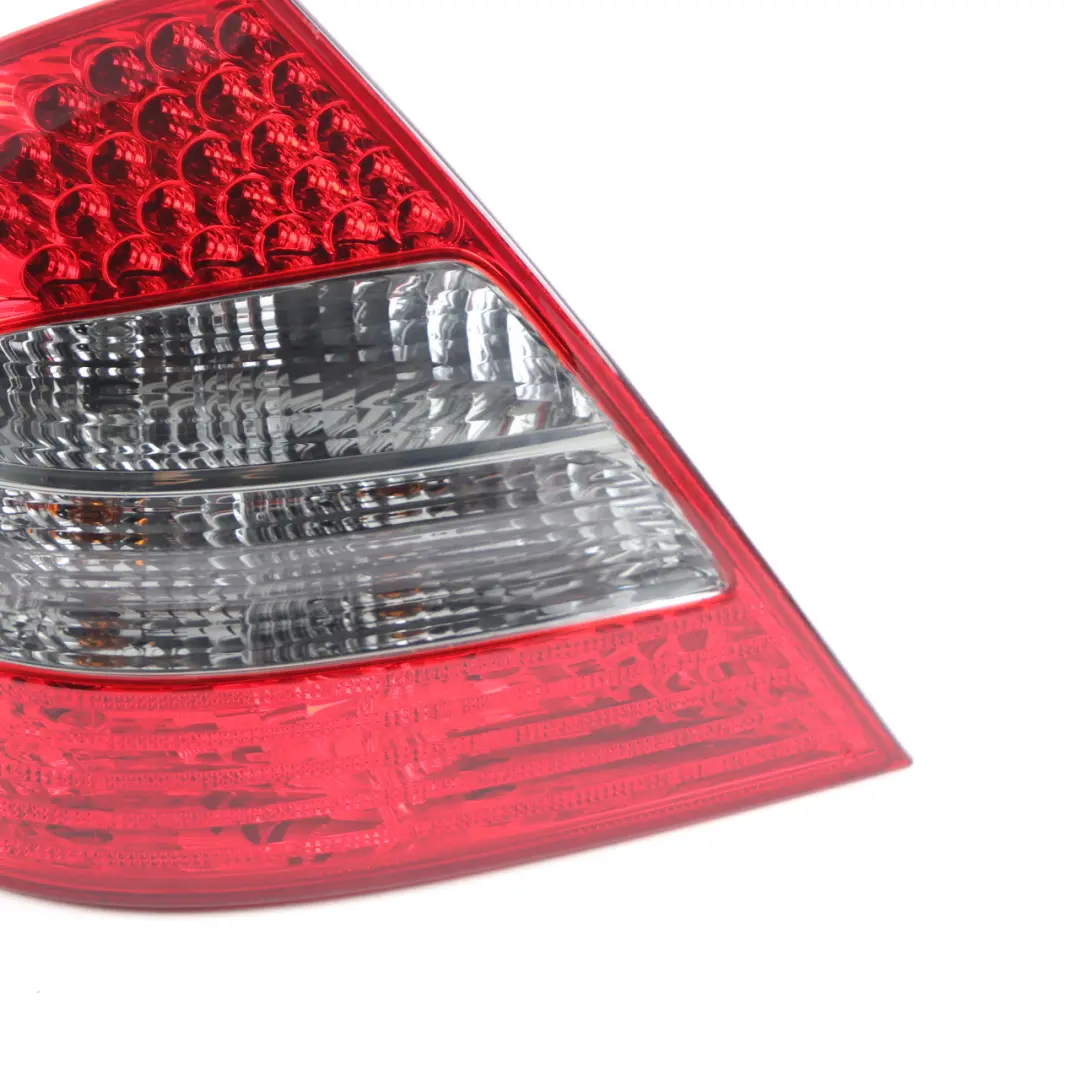  Piloto trasero Mercedes W211 Izquierda Luz trasera Avantgarde - SKU A2118202564 - Número de pieza A2118202564