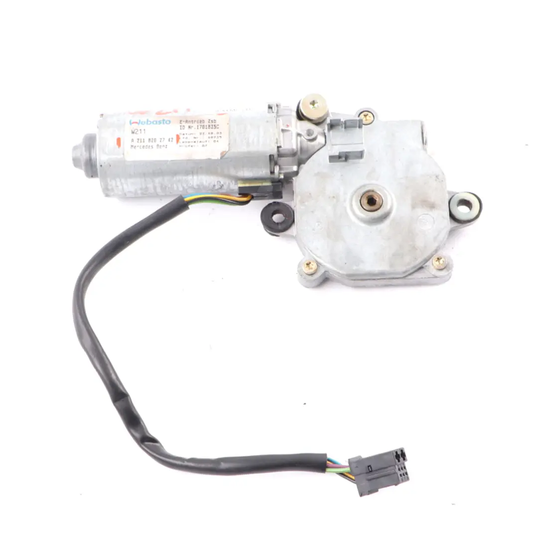 Toit solaire panoramique arrière Unité moteur pour Mercedes W211 W221 à propos du numéro de pièce A2118202742 Mercedes W211 W221 Toit solaire panoramique arrière Unité moteur - SKU A2118202742 - Numéro de pièce A2118202742