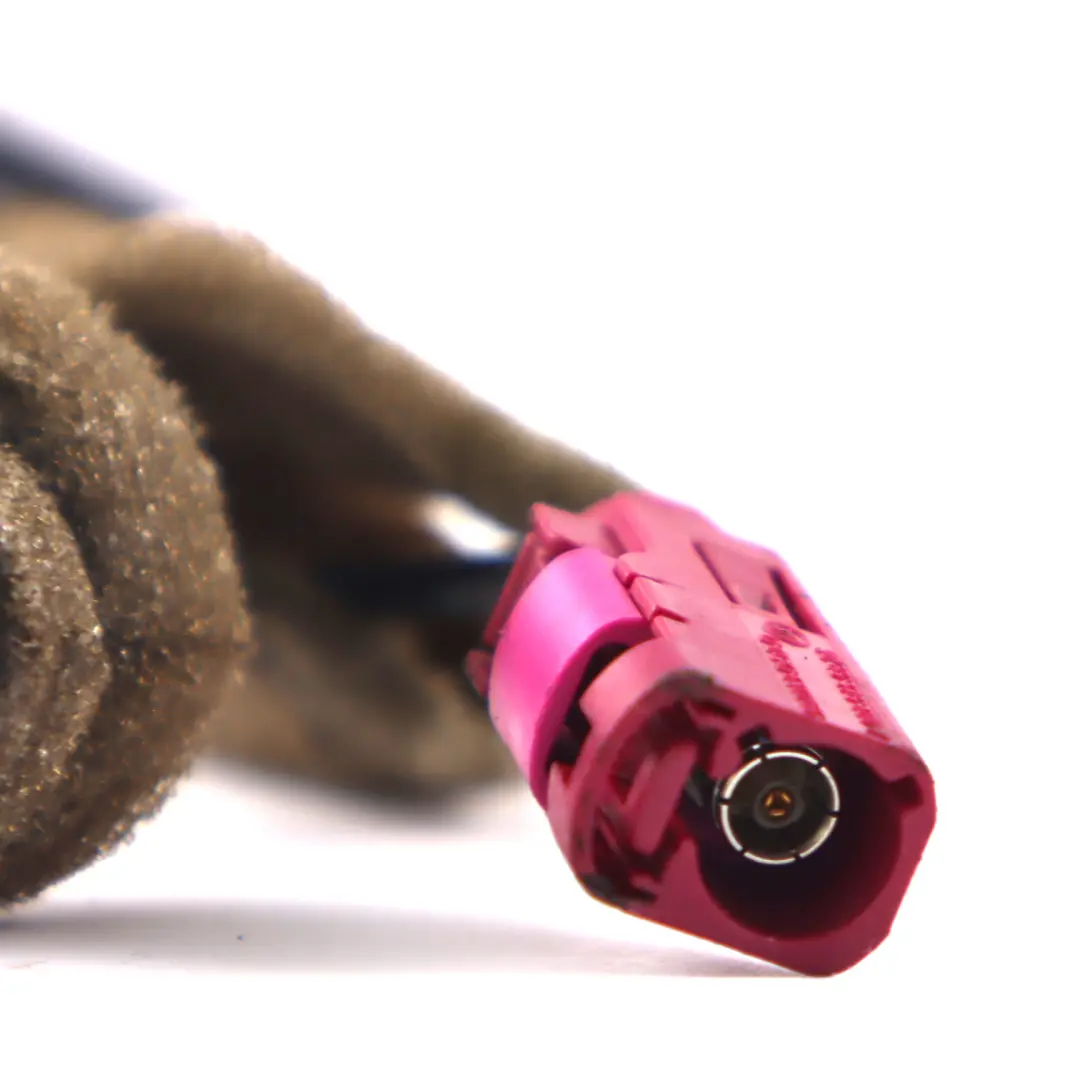 Antenne de toit Shark Noir Obsidien Métallisé 197 pour Mercedes C219 à propos du numéro de pièce A2118205575 Mercedes C219 Antenne de toit Shark Noir Obsidien Métallisé 197 - SKU A2118205575-OB - Numéro de pièce A2118205575