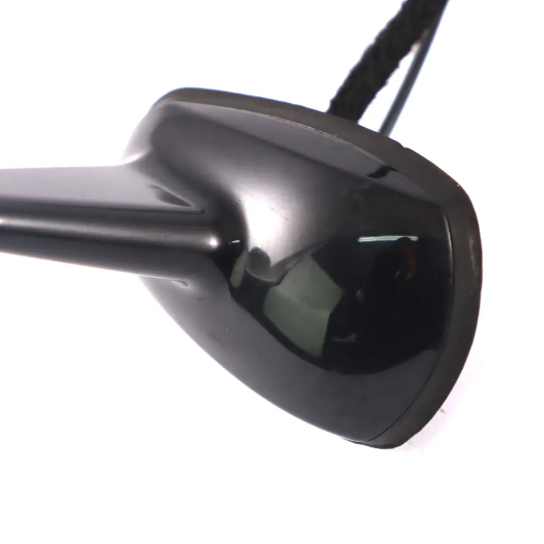 Antenna sul tetto Shark Obsidian Black Metallic 197 per Mercedes C219 con numero di parte A2118205575 Mercedes C219 Antenna sul tetto Shark Obsidian Black Metallic 197 - SKU A2118205575-OB - Numero di parte A2118205575