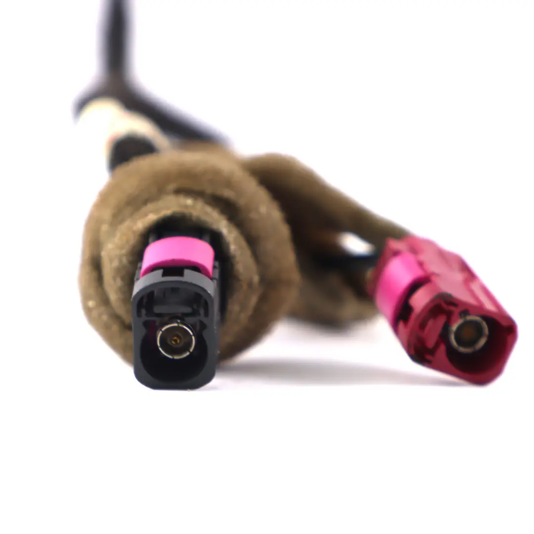 Mercedes C219 Antenne de toit Shark Noir Obsidien Métallisé 197 - SKU A2118205575-OB - Numéro de pièce A2118205575