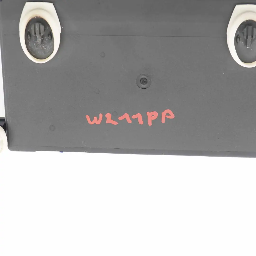 Tür modul vorne rechts Fahrer Steuergerät ECU für Mercedes W211 mit Teilenummer A2118208285 Mercedes W211 Tür modul vorne rechts Fahrer Steuergerät ECU - SKU A2118208285 - Teilenummer A2118208285