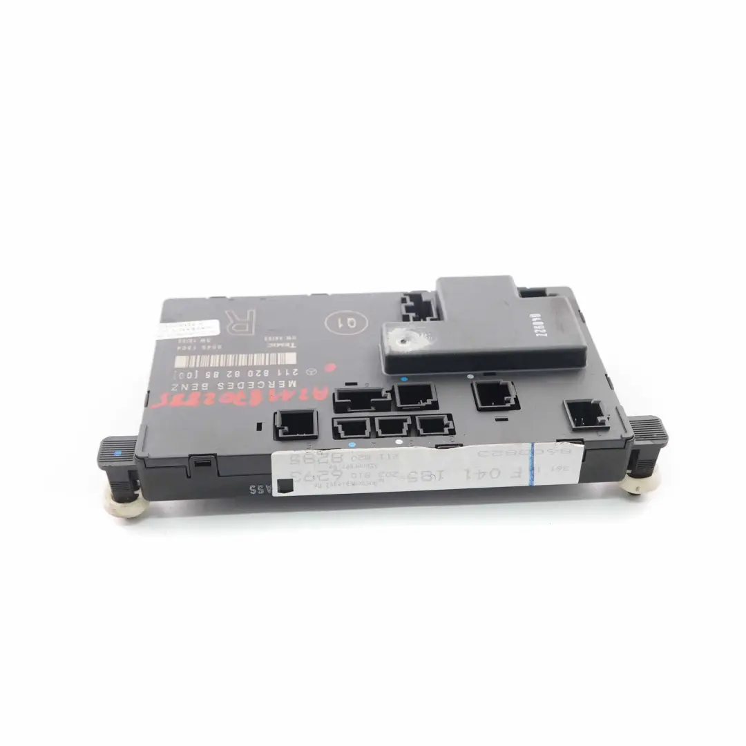 Tür modul vorne rechts Fahrer Steuergerät ECU für Mercedes W211 mit Teilenummer A2118208285 Mercedes W211 Tür modul vorne rechts Fahrer Steuergerät ECU - SKU A2118208285 - Teilenummer A2118208285