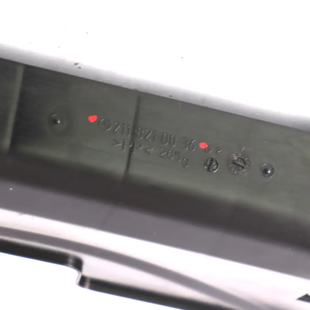 Canal para cables Mercedes W211 C219 Delantero Derecha Canal para con número de pieza A2118210036 Canal para cables Mercedes W211 C219 Delantero Derecha Canal - SKU A2118210036 - Número de pieza A2118210036