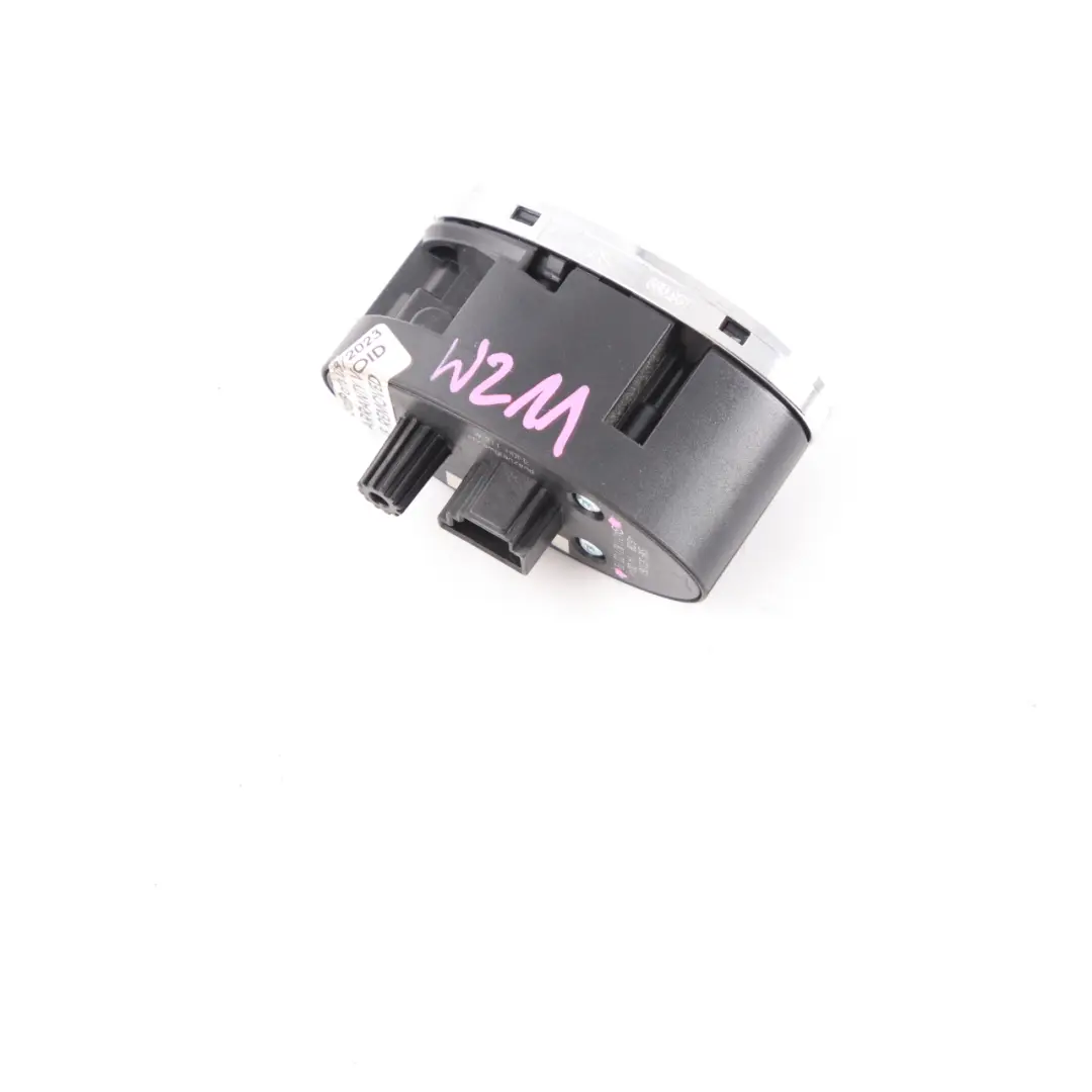 Bouton de commande d'ouverture du hayon du coffre A2518706310 pour Mercedes ML W164 à propos du numéro de pièce A2118210379 Mercedes ML W164 Bouton de commande d'ouverture du hayon du coffre A2518706310 - SKU A2118210379 - Numéro de pièce A2118210379