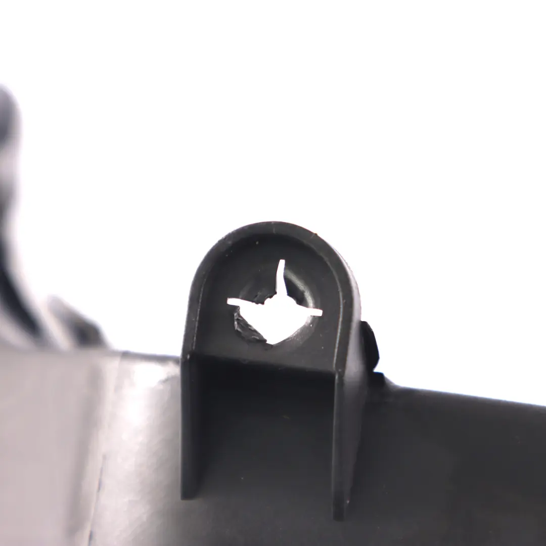 Kanał Osłona Okablowania Przewodów Tył Lewy do Mercedes W211 C219 o numerze A2118211189 Mercedes W211 C219 Kanał Osłona Okablowania Przewodów Tył Lewy - SKU A2118211189 - Numer Części A2118211189