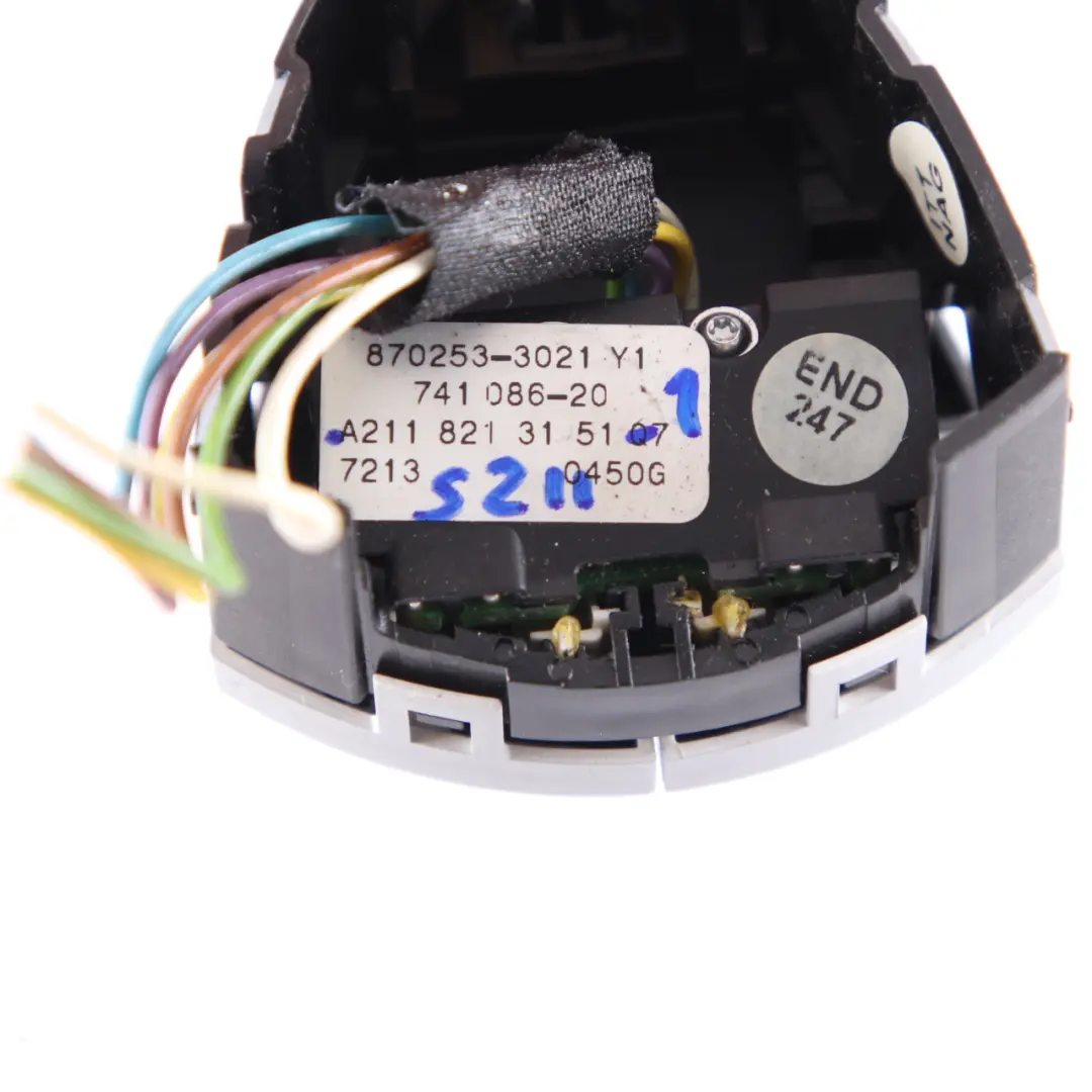 Mercedes W211 Interrupteur remorquage antivol Bouton toit intérieur - SKU A2118213151-1 - Numéro de pièce A2118213151