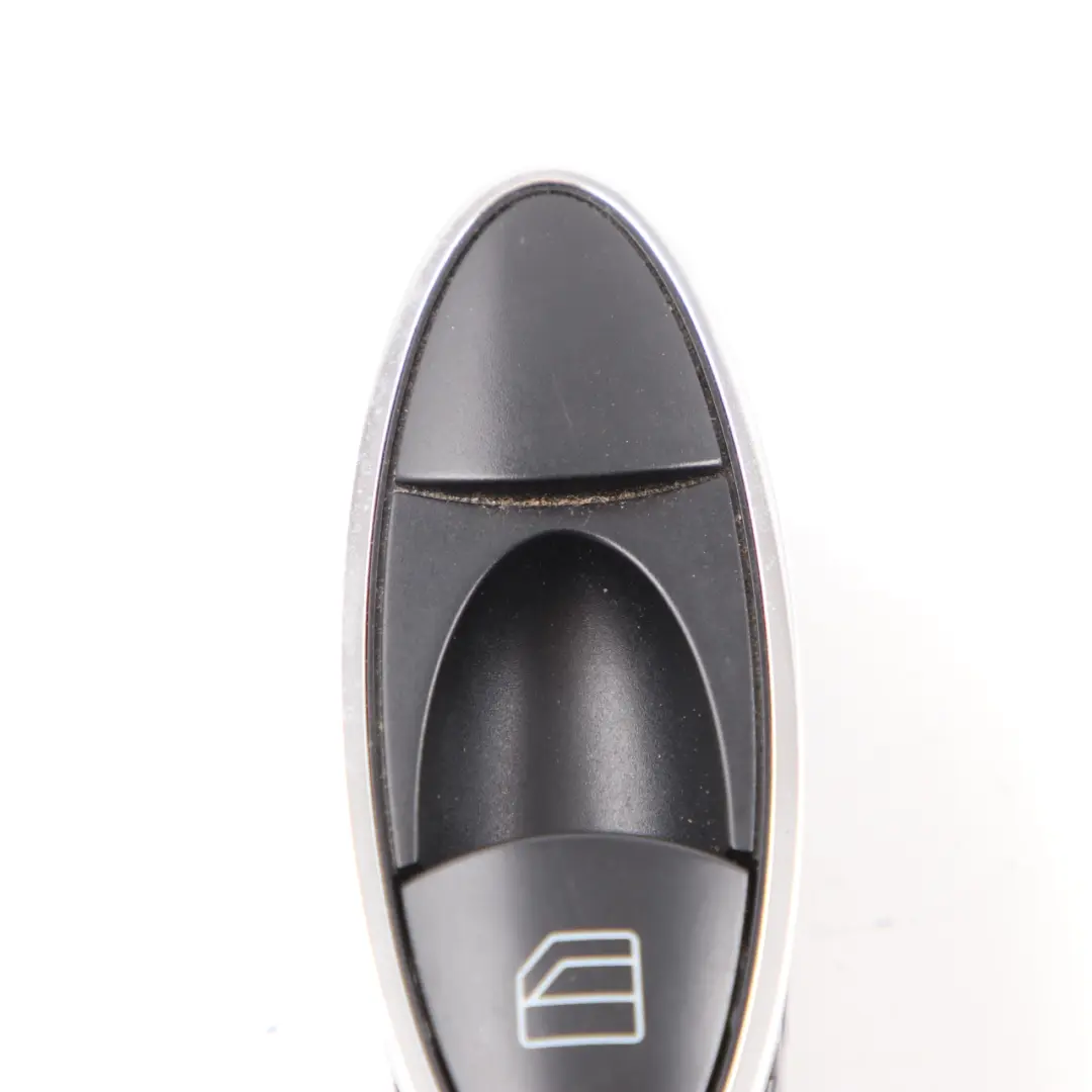 Interruttore alzacristalli posteriore sinistro destro per Mercedes W211 con numero di parte A2118219958 Mercedes W211 Interruttore alzacristalli posteriore sinistro destro - SKU A2118219958 - Numero di parte A2118219958