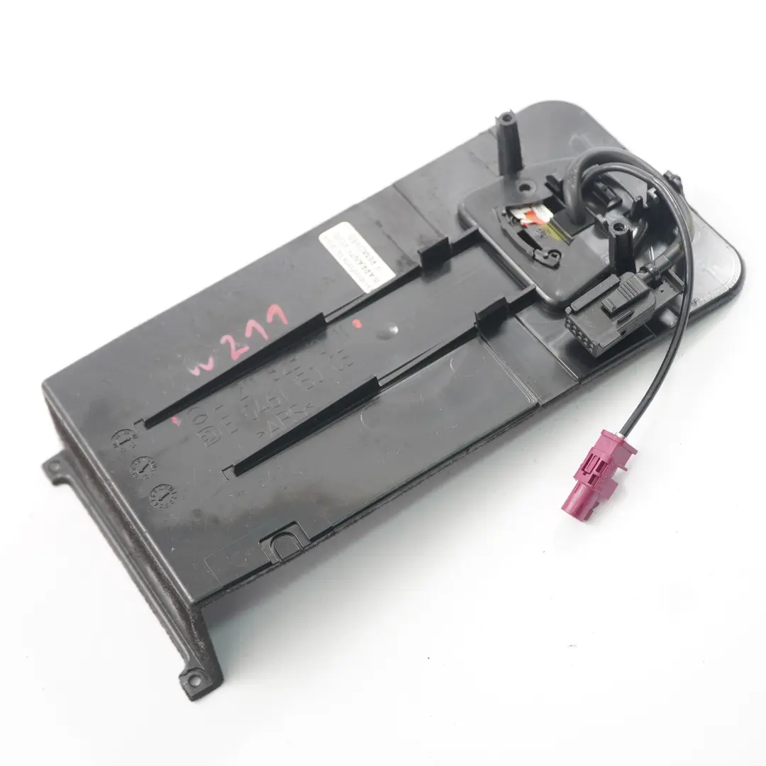 Mercedes W211 Console centrale panneau support de téléphone - SKU A2118231011 - Numéro de pièce A2118231011