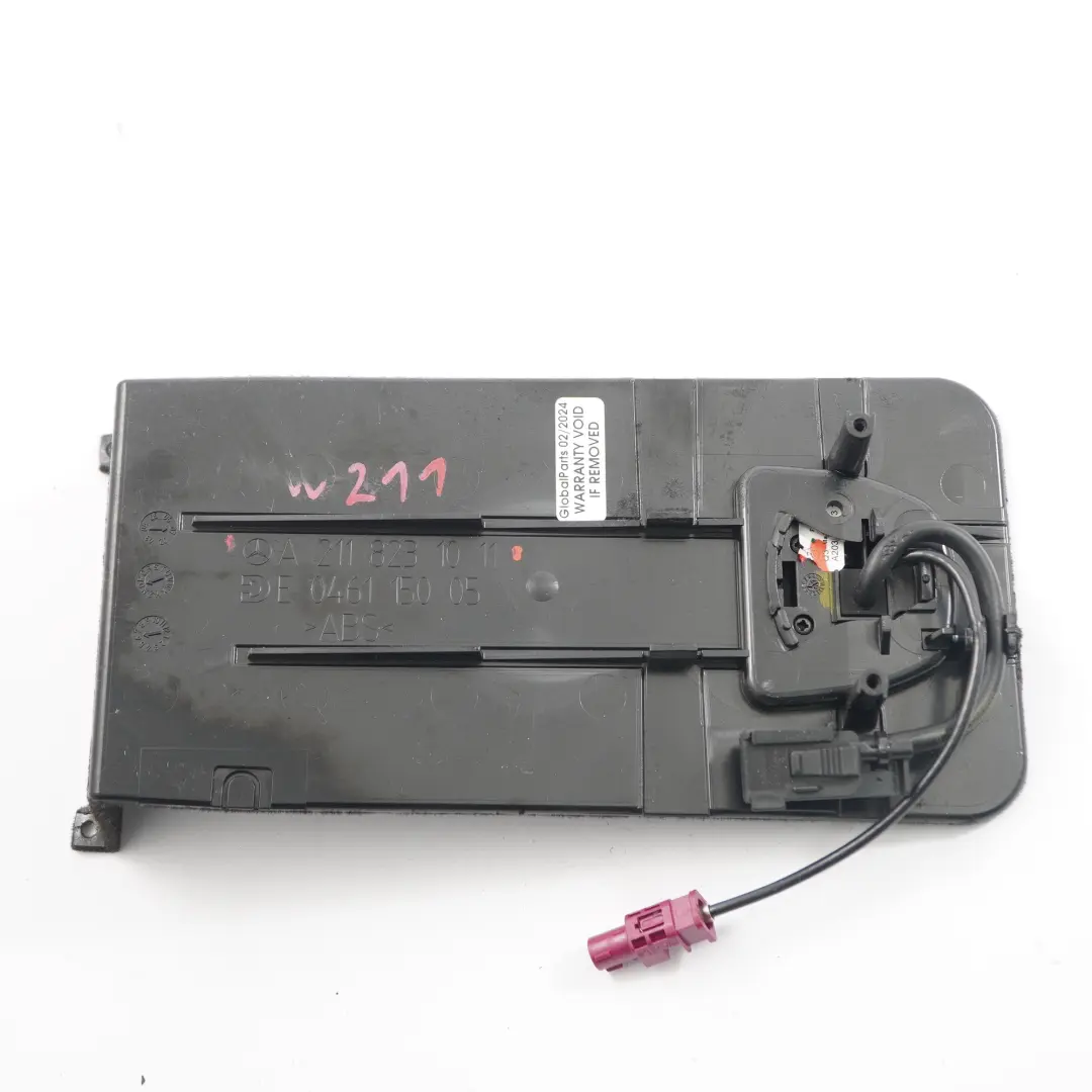 Mercedes W211 Console centrale panneau support de téléphone - SKU A2118231011 - Numéro de pièce A2118231011