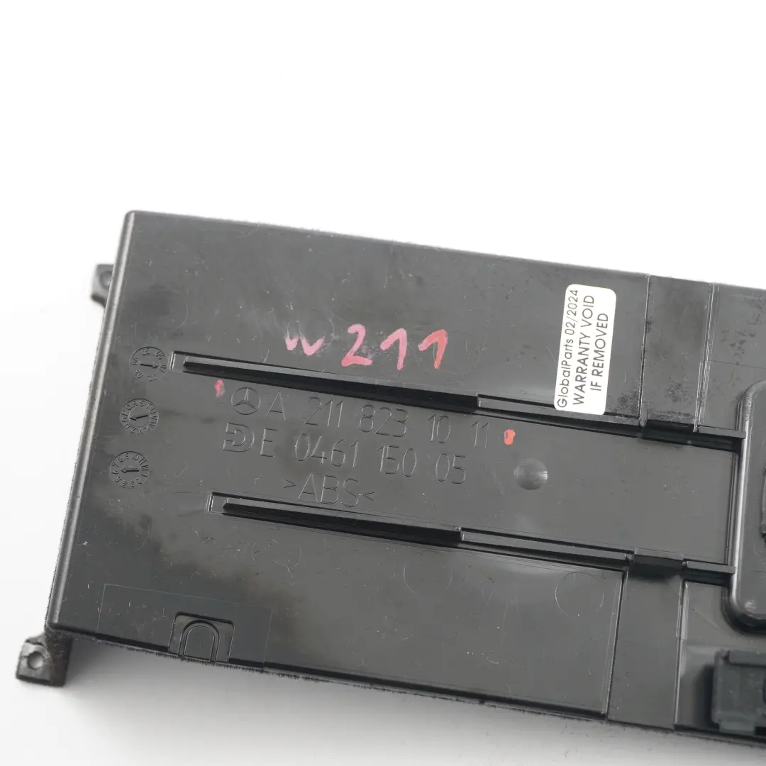 Mercedes W211 Console centrale panneau support de téléphone - SKU A2118231011 - Numéro de pièce A2118231011