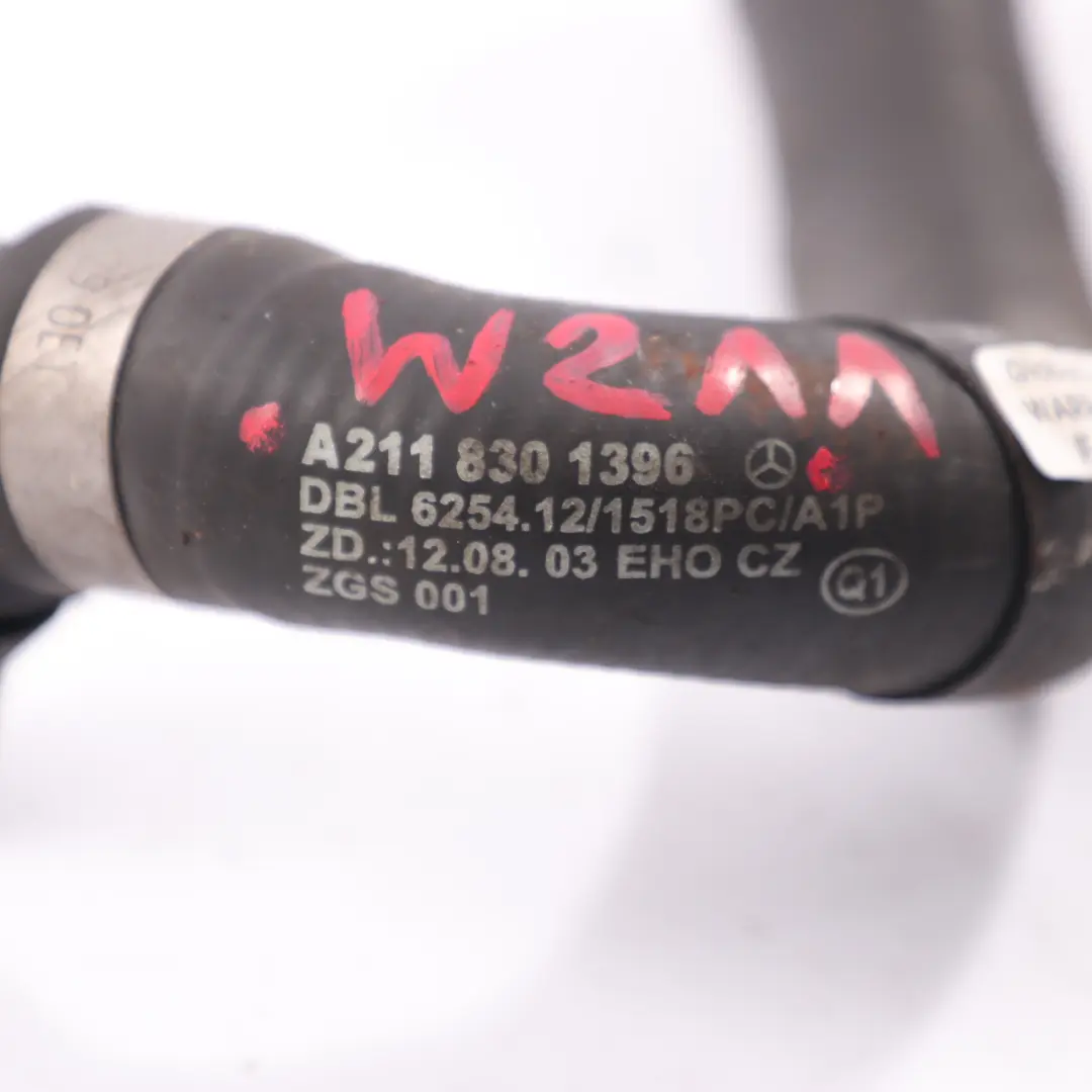 Tuyau d'eau Mercedes W211 W219 M272 Conduite liquide refroidissement pour à propos du numéro de pièce A2118301396 Tuyau d'eau Mercedes W211 W219 M272 Conduite liquide refroidissement - SKU A2118301396 - Numéro de pièce A2118301396