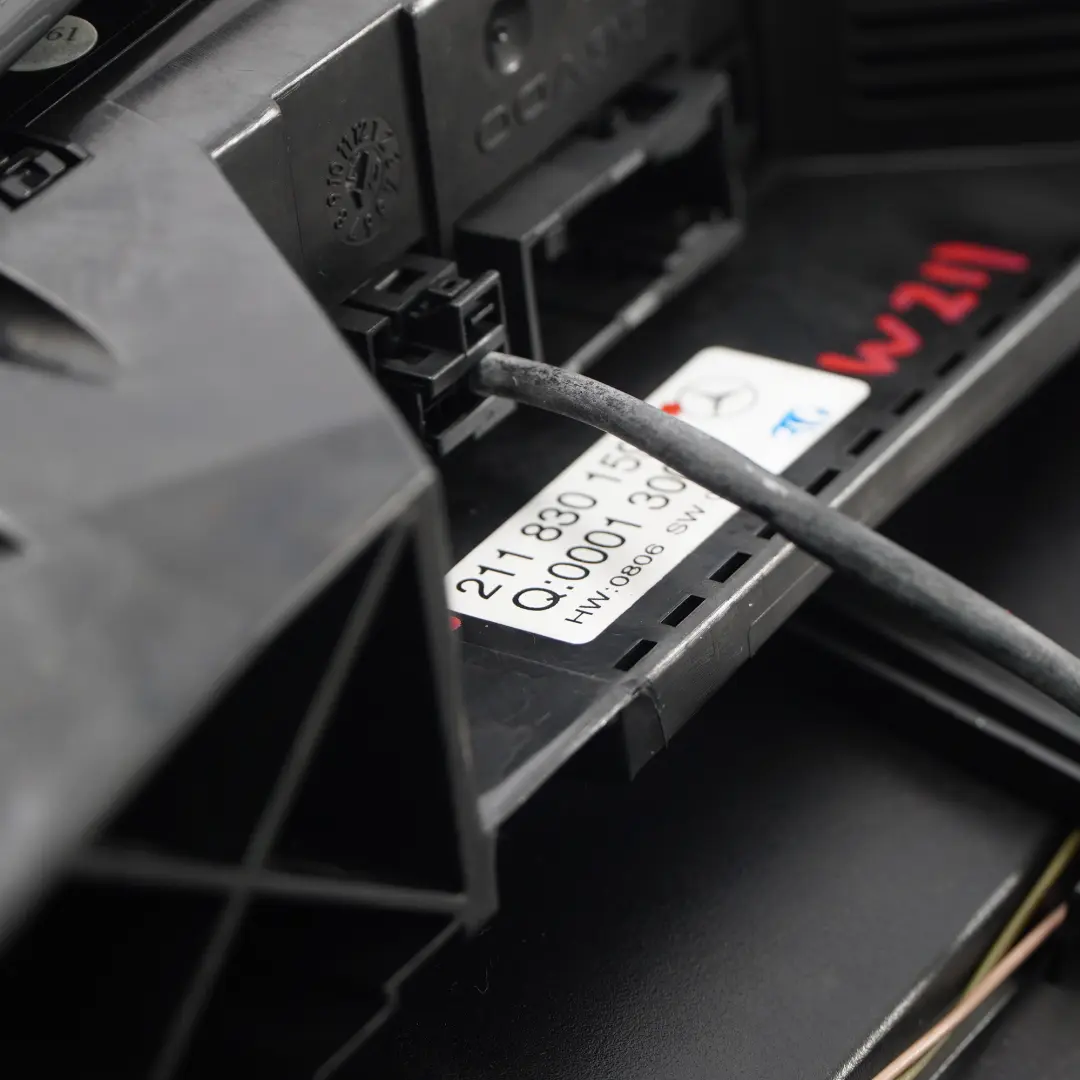 Panneau de commande de climatisation pour tableau bord pour Mercedes W211 à propos du numéro de pièce A2118301590 Mercedes W211 Panneau de commande de climatisation pour tableau bord - SKU A2118301590 - Numéro de pièce A2118301590