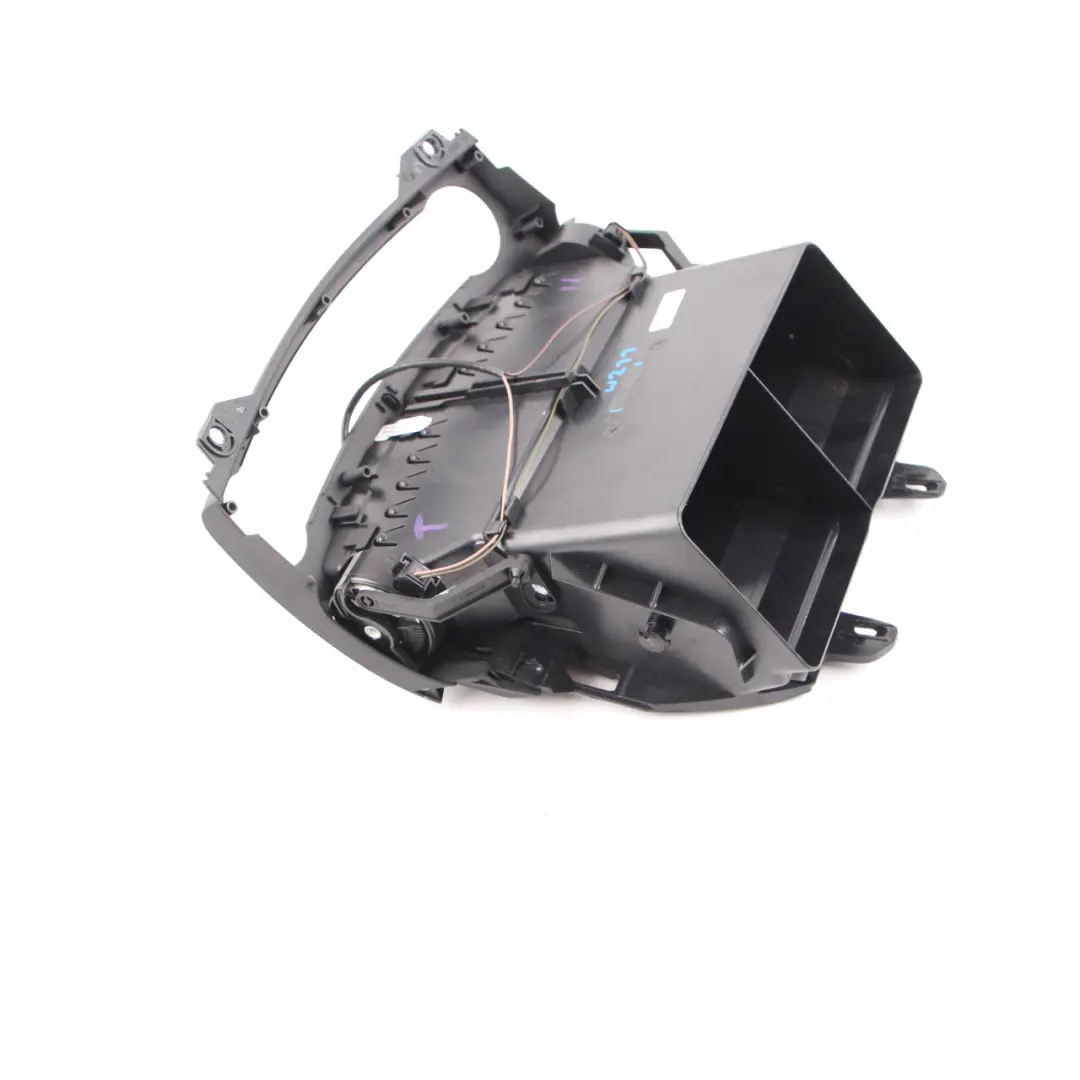 Frischluftgitter Vorne Mitte Vent Dash Dashboard für Mercedes W211 mit Teilenummer A2118301954 Mercedes W211 Frischluftgitter Vorne Mitte Vent Dash Dashboard - SKU A2118301954 - Teilenummer A2118301954