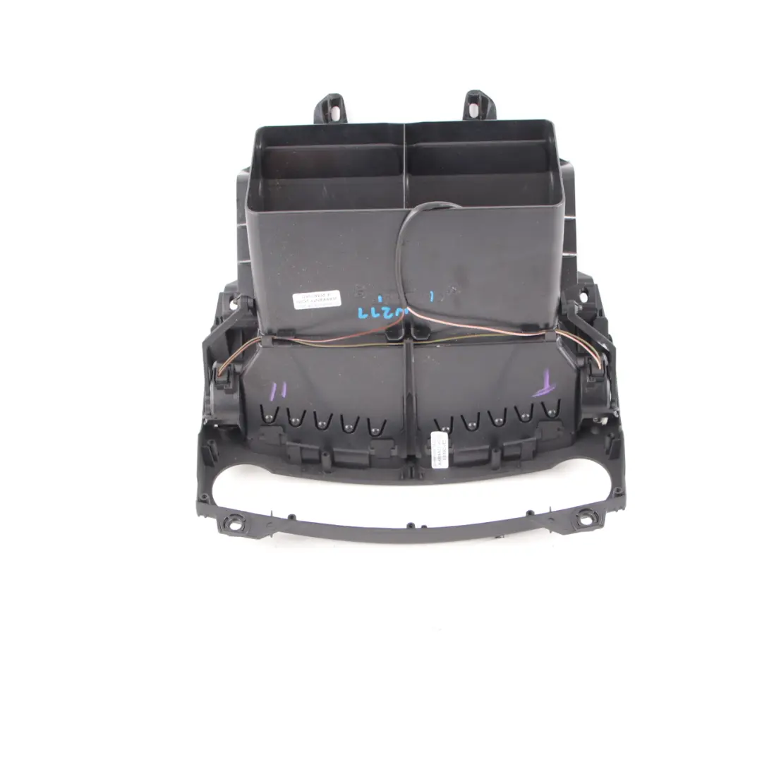 Griglia aria fresca anteriore centro sfiato cruscotto per Mercedes W211 con numero di parte A2118301954 Mercedes W211 Griglia aria fresca anteriore centro sfiato cruscotto - SKU A2118301954 - Numero di parte A2118301954