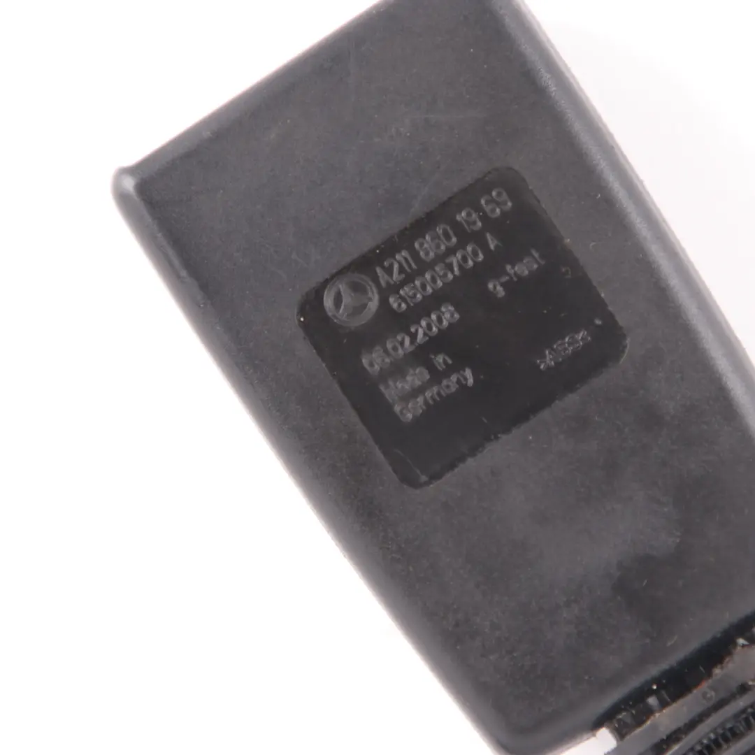 Hebilla del cinturón de seguridad Mercedes W211 C219 Tensor delantero izquierdo para con número de pieza A2118601969 Hebilla del cinturón de seguridad Mercedes W211 C219 Tensor delantero izquierdo - SKU A2118601969 - Número de pieza A2118601969