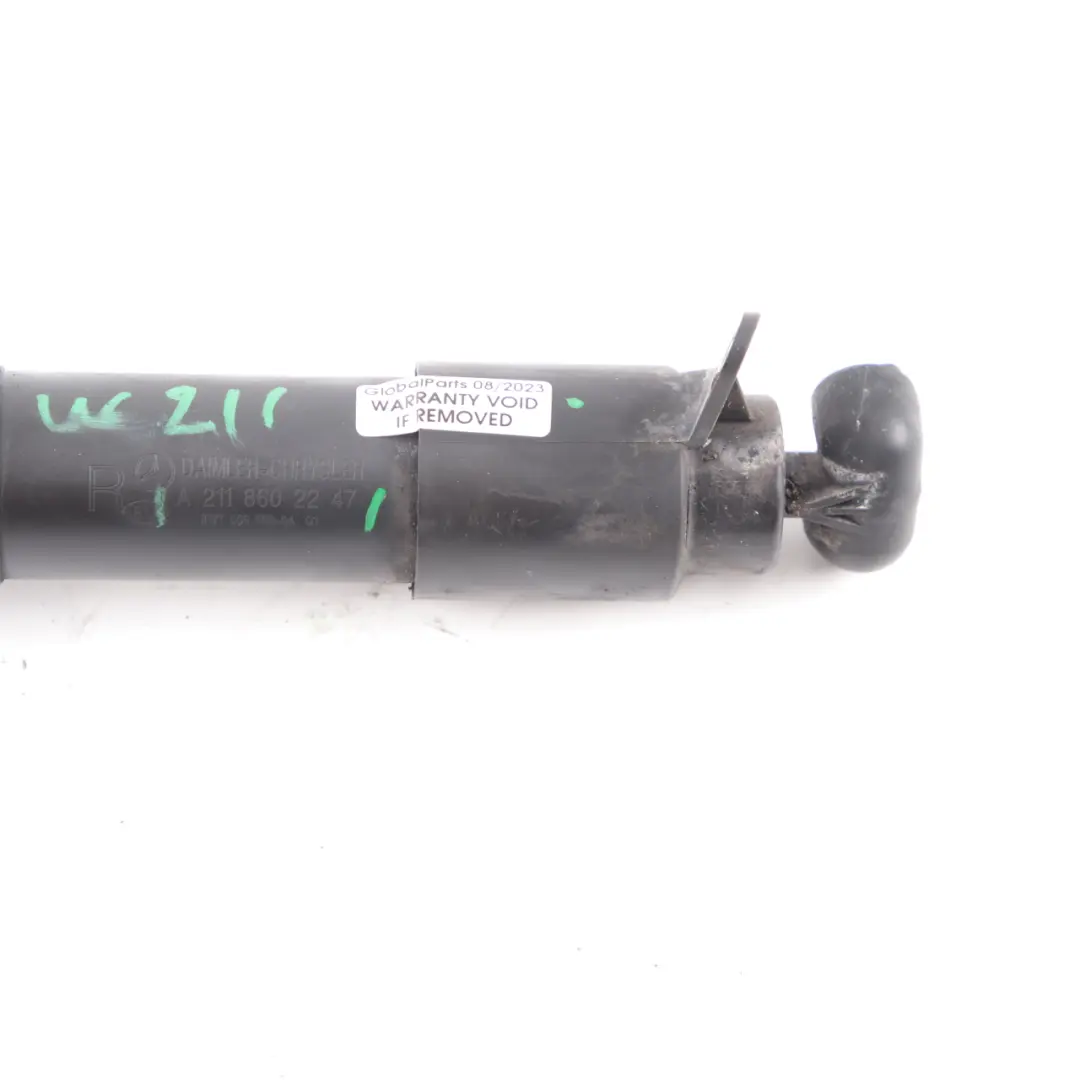 Ugello Lavafari Destro per Mercedes W211 S211 con numero di parte A2118602247 Mercedes W211 S211 Ugello Lavafari Destro - SKU A2118602247 - Numero di parte A2118602247