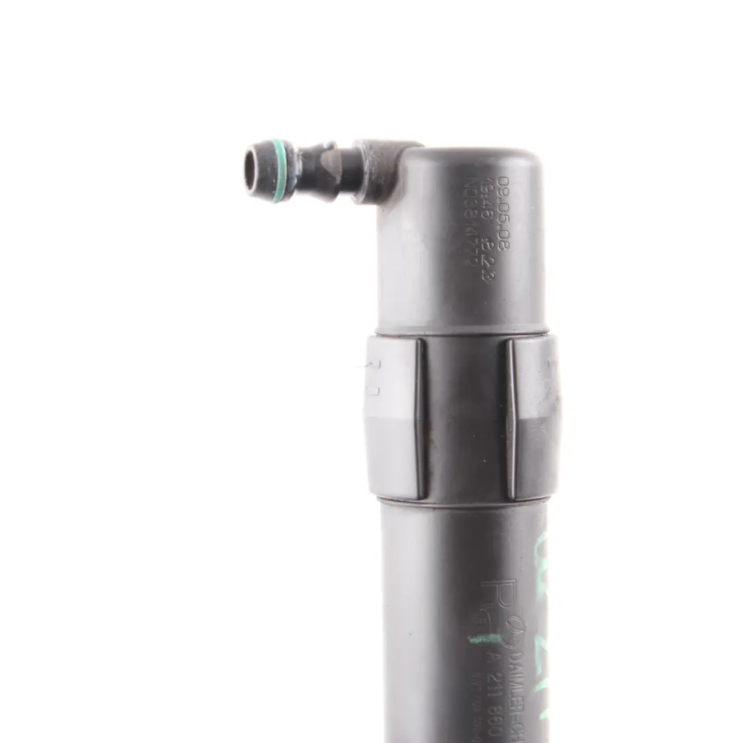 Ugello Lavafari Destro per Mercedes W211 S211 con numero di parte A2118602247 Mercedes W211 S211 Ugello Lavafari Destro - SKU A2118602247 - Numero di parte A2118602247
