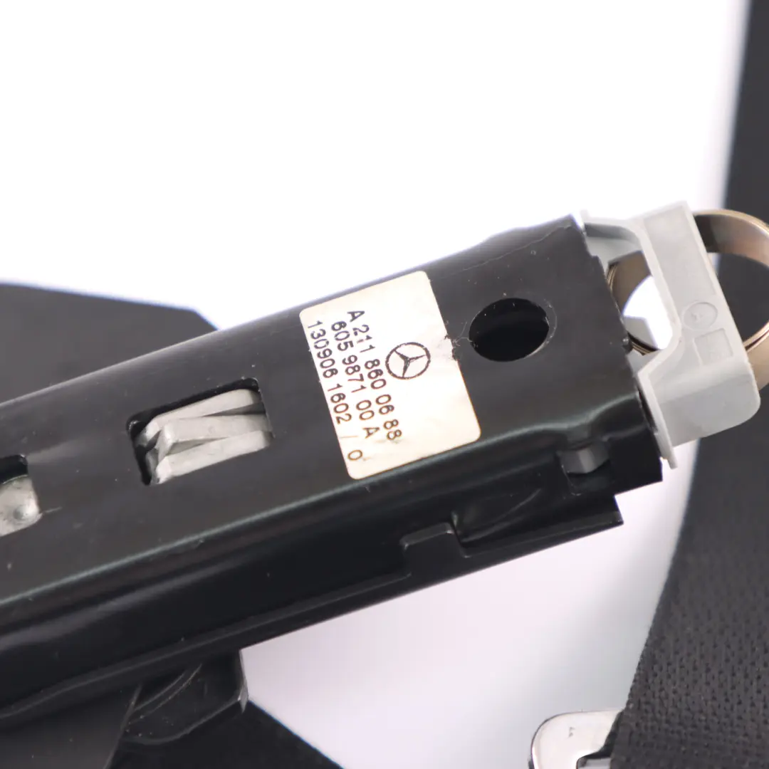 Mercedes W211 Limousine Obere Hinten Links Sicherheitsgurt Schwarz - SKU A2118604186 - Teilenummer A2118604186