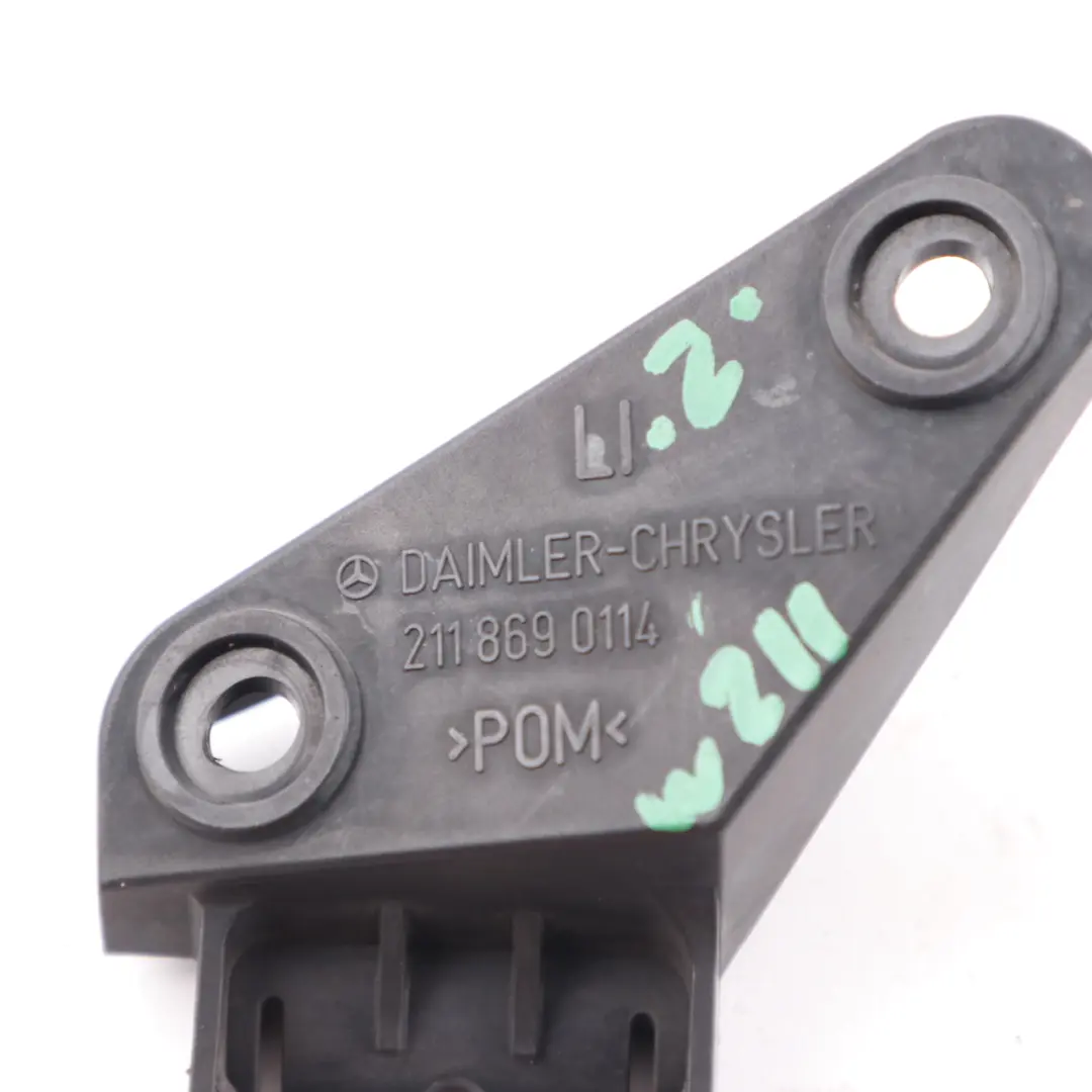 Scheinwerferwaschanlage Jet Spray Nozzle Bracket Mount für Mercedes W211 mit Teilenummer A2118690114 Mercedes W211 Scheinwerferwaschanlage Jet Spray Nozzle Bracket Mount - SKU A2118690114 - Teilenummer A2118690114