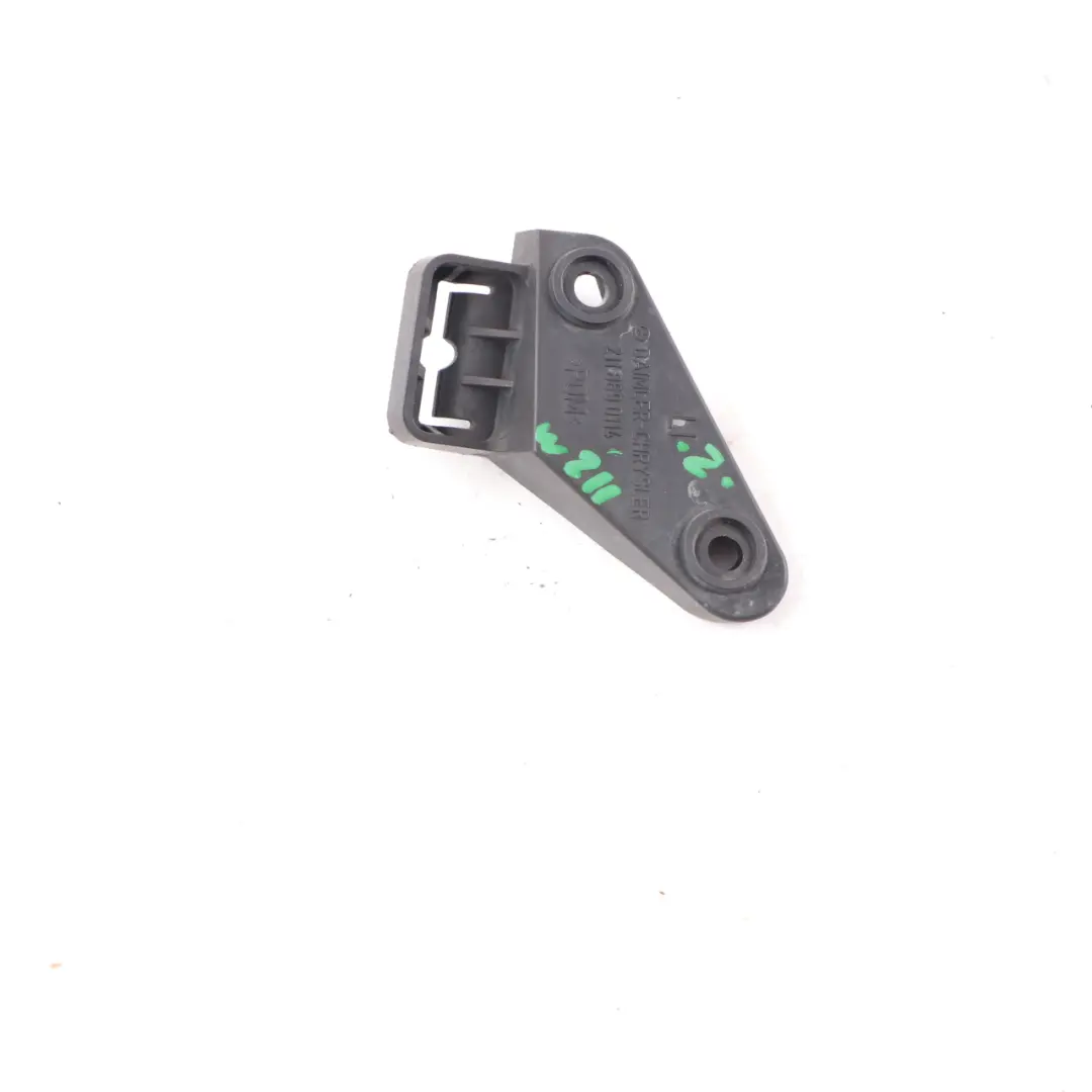 Mercedes W211 Lave-phares à jet d'eau Support de fixation - SKU A2118690114 - Numéro de pièce A2118690114