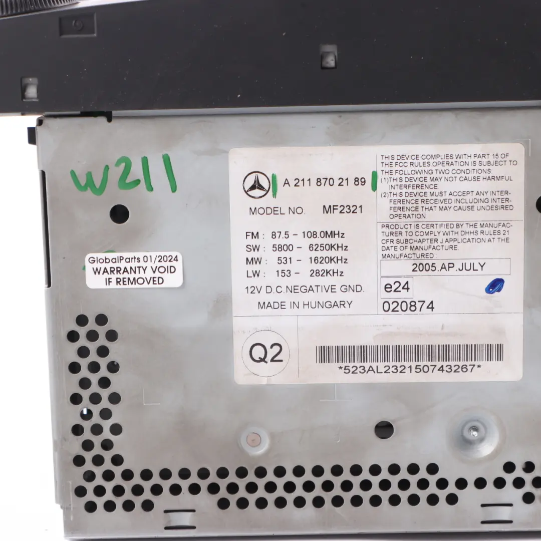 Odtwarzacz Audio CD Radioodtwarzacz Radio Samochodowe do Mercedes W211 o numerze A2118702889 Mercedes W211 Odtwarzacz Audio CD Radioodtwarzacz Radio Samochodowe - SKU A2118702889 - Numer Części A2118702889