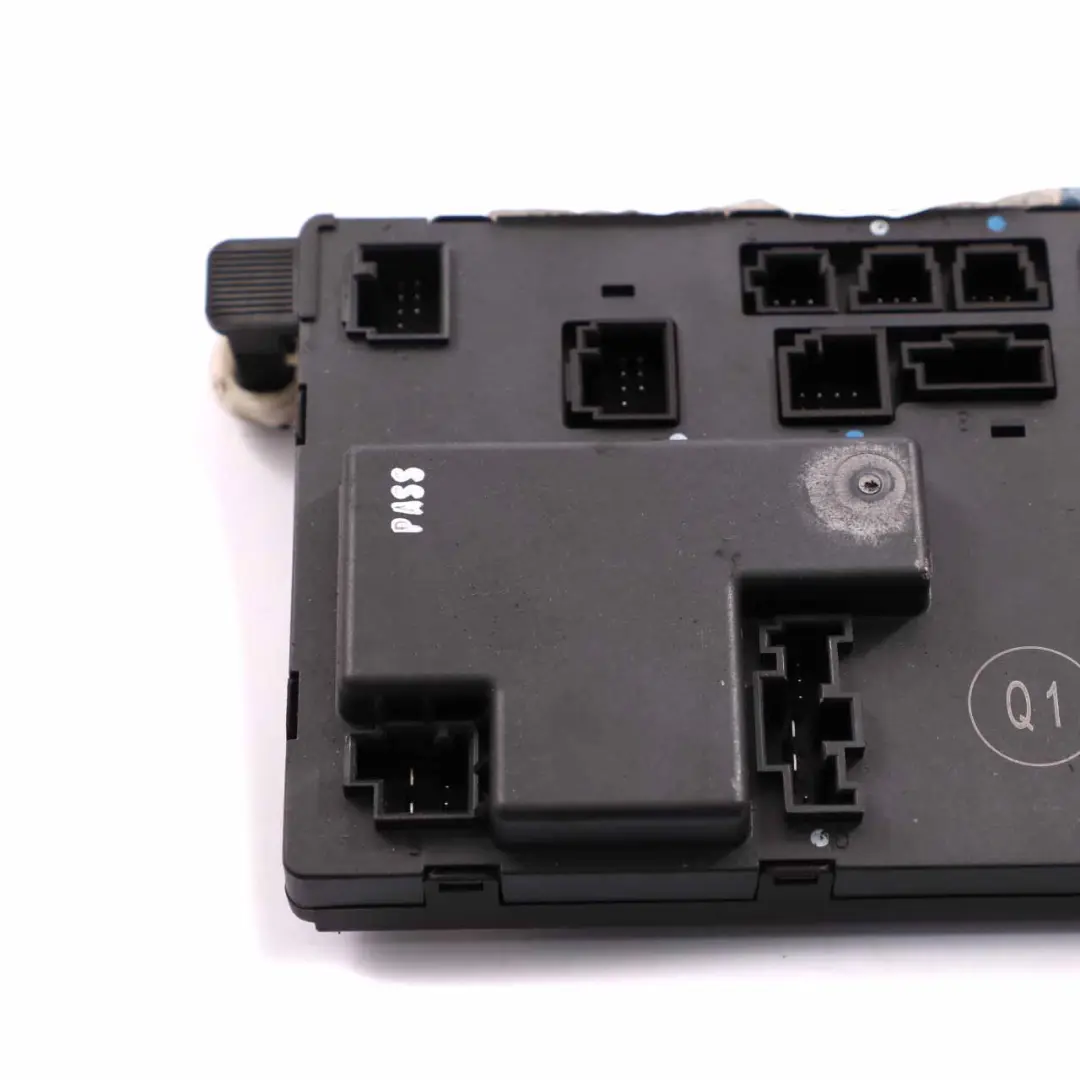 Module de porte avant droit Unité de contrôle ECU pour Mercedes W211 à propos du numéro de pièce A2118702885 Mercedes W211 Module de porte avant droit Unité de contrôle ECU - SKU A2118702885 - Numéro de pièce A2118702885