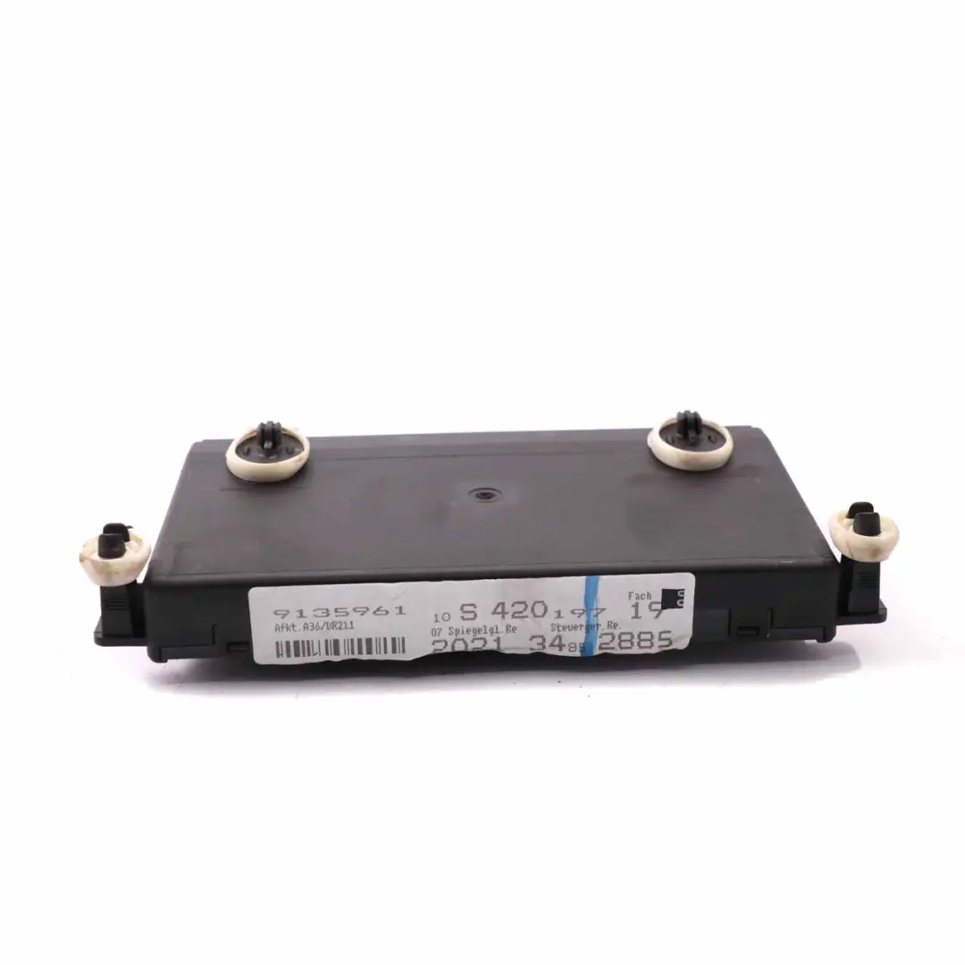 Module de porte avant droit Unité de contrôle ECU pour Mercedes W211 à propos du numéro de pièce A2118702885 Mercedes W211 Module de porte avant droit Unité de contrôle ECU - SKU A2118702885 - Numéro de pièce A2118702885