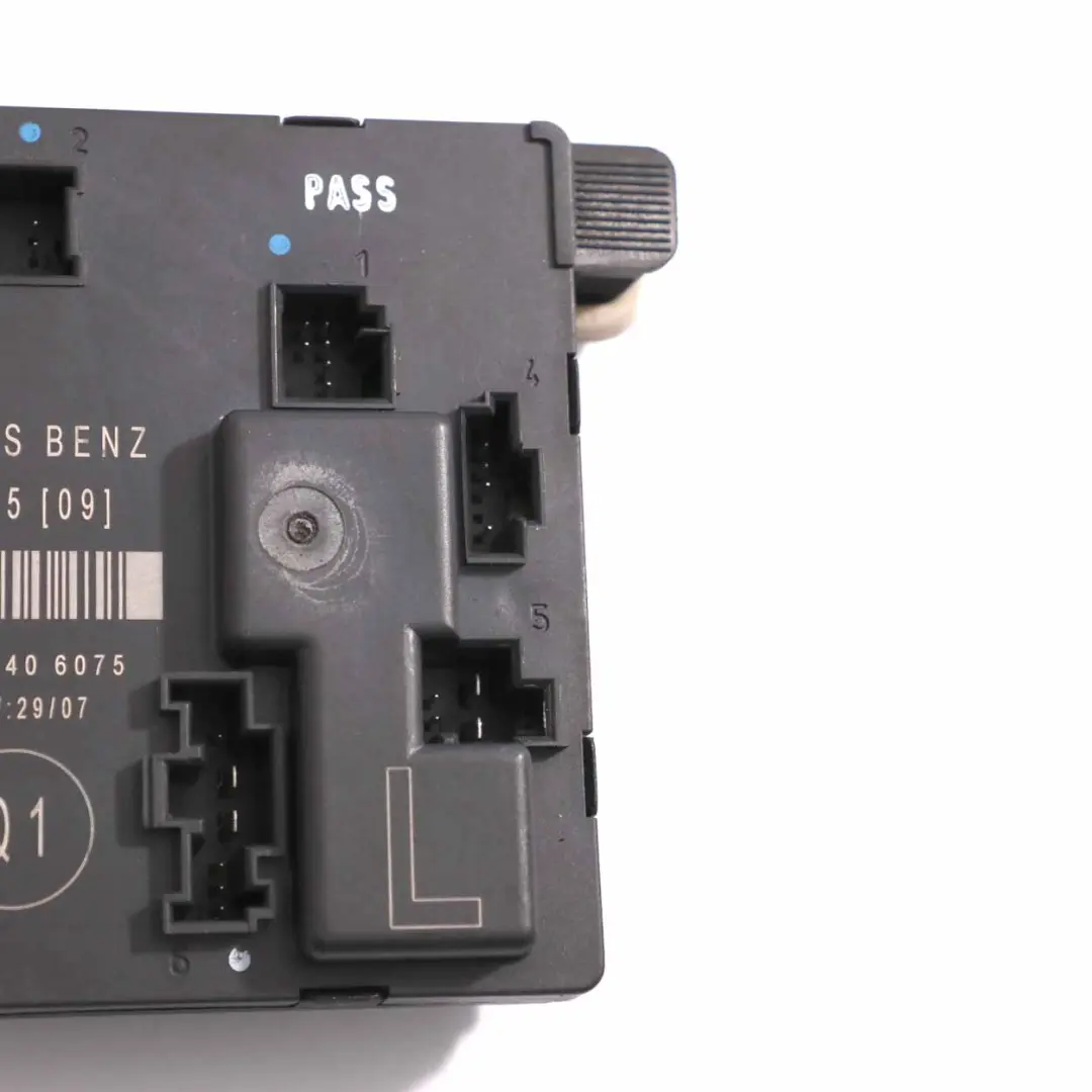 Module de porte arrière gauche Unité de contrôle ECU pour Mercedes W211 à propos du numéro de pièce A2118703385 Mercedes W211 Module de porte arrière gauche Unité de contrôle ECU - SKU A2118703385 - Numéro de pièce A2118703385