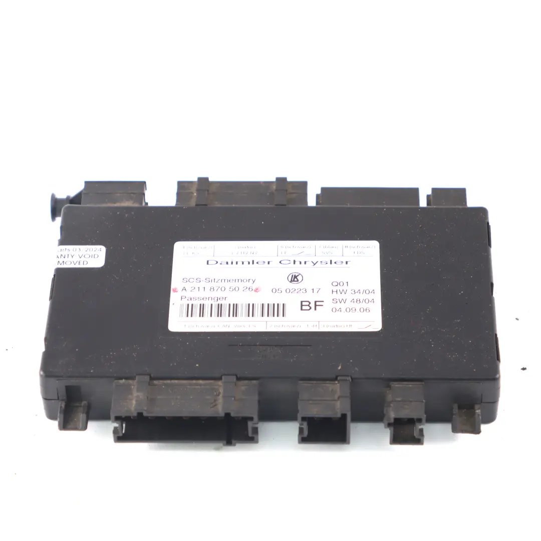 Moduł Sterownik Pamięci Fotela Pasażera do Mercedes W164 W203 W211 o numerze A2118705026 Mercedes W164 W203 W211 Moduł Sterownik Pamięci Fotela Pasażera - SKU A2118705026 - Numer Części A2118705026