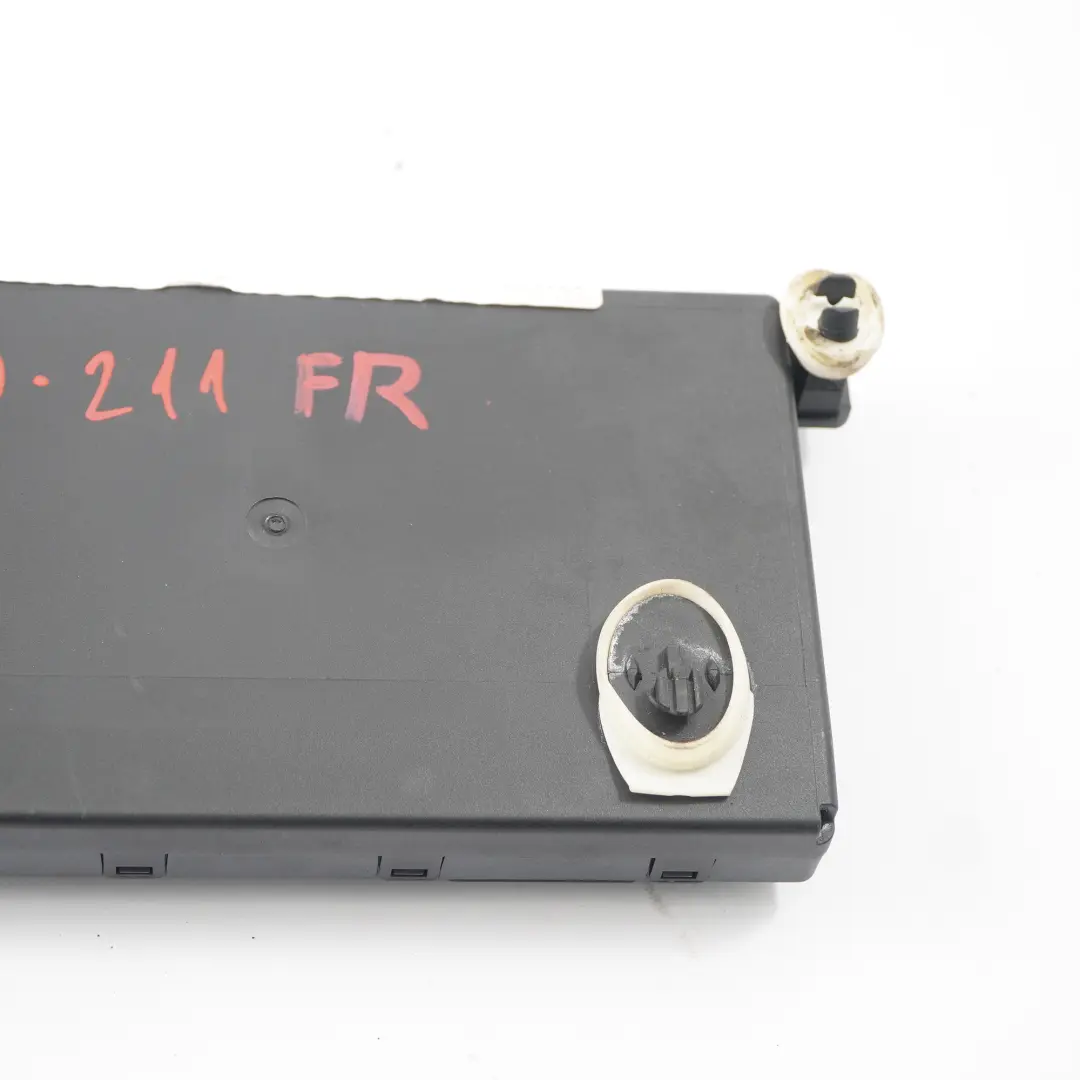 Módulo de Puerta Delantera Derecha Unidad Control ECU para Mercedes W211 con número de pieza A2118707226 Mercedes W211 Módulo de Puerta Delantera Derecha Unidad Control ECU - SKU A2118707226 - Número de pieza A2118707226