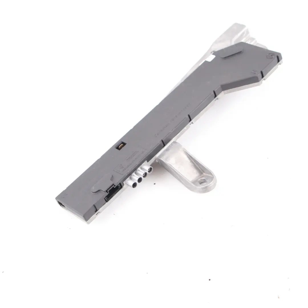 C-Pillar Radio Aerial Antenna Amplifier Module Unit to Mercedes W211 with Part number A2118707389 Mercedes W211 C-Pillar Radio Aerial Antenna Amplifier Module Unit - SKU A2118707389 - Part number A2118707389