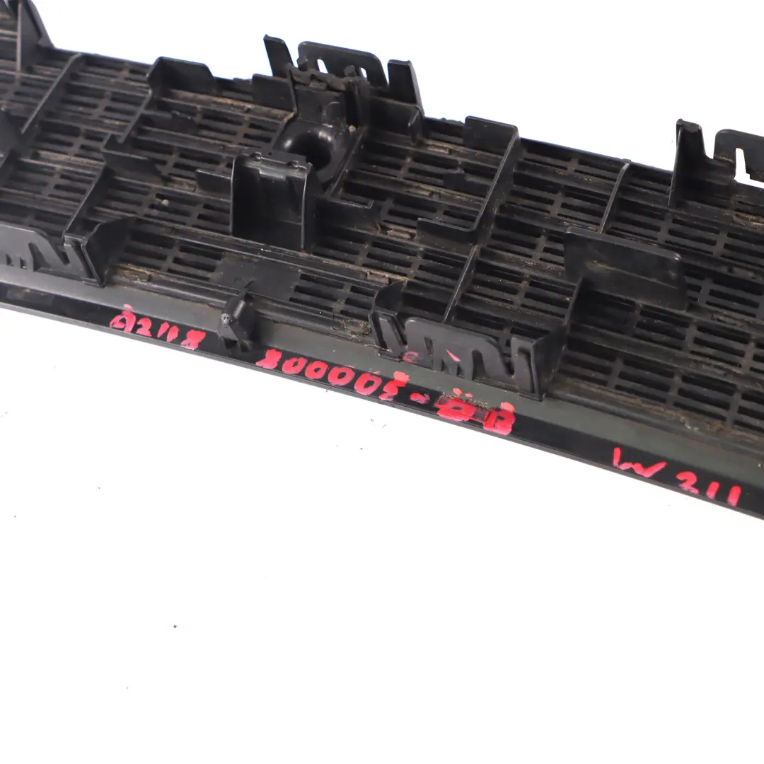 Mercedes W211 Motor haube Air Panel Kühler grill Waschdüsen Schwarz - SKU A2118800005-OB - Teilenummer A2118800005