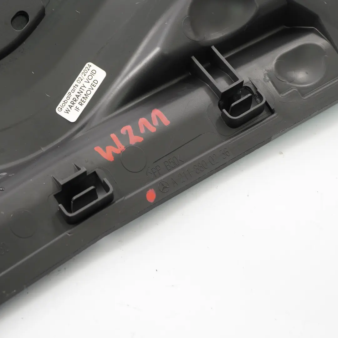 cofano motore condotto d'aria deflettore per Mercedes W211 CLS C219 con numero di parte A2118800236 Mercedes W211 CLS C219 cofano motore condotto d'aria deflettore - SKU A2118800236 - Numero di parte A2118800236