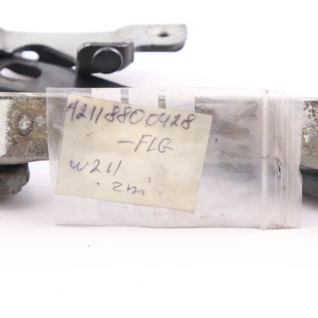 Hauben Scharnier Mercedes W211 CLS C219 Rechts Flint Grau 368 für Motor mit Teilenummer A2118800428 Motor Hauben Scharnier Mercedes W211 CLS C219 Rechts Flint Grau 368 - SKU A2118800428-FLG - Teilenummer A2118800428