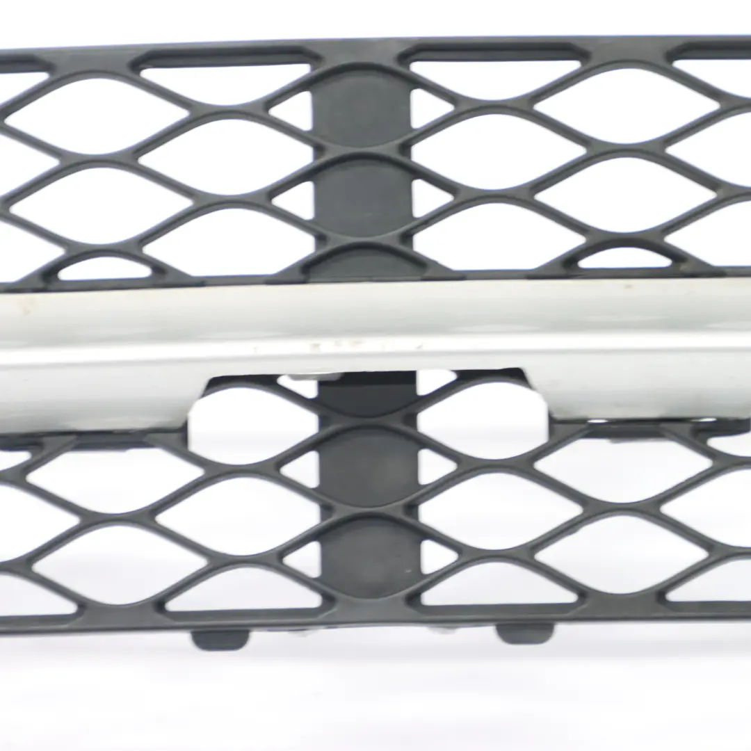 Parachoques delantero Rejilla Avantgarde inferior para Mercedes W211 con número de pieza A2118850553 Mercedes W211 Parachoques delantero Rejilla Avantgarde inferior - SKU A2118850553 - Número de pieza A2118850553