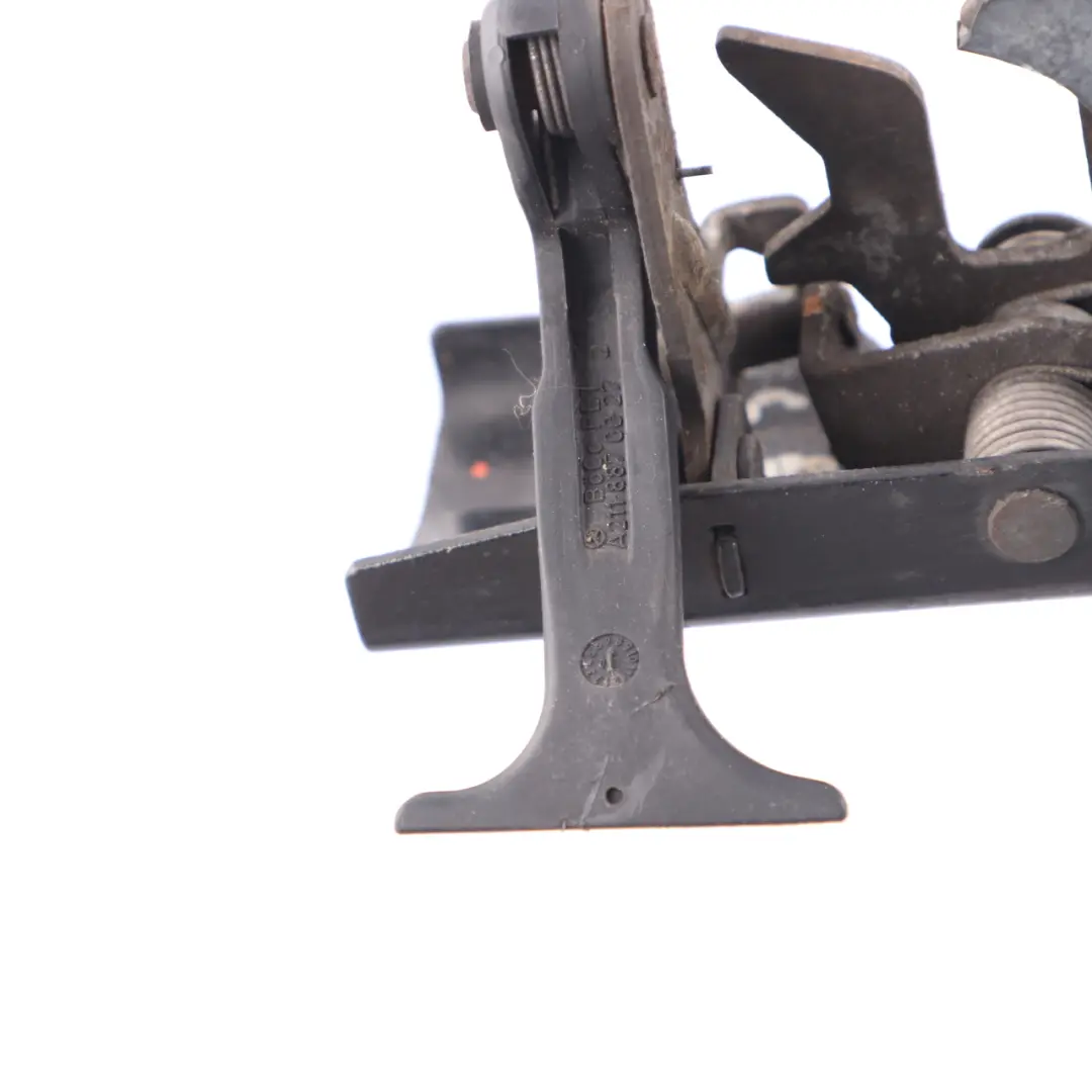  Mercedes-Benz W211 Capot Ferme Chateau - SKU A2118870027 - Numéro de pièce A2118870027