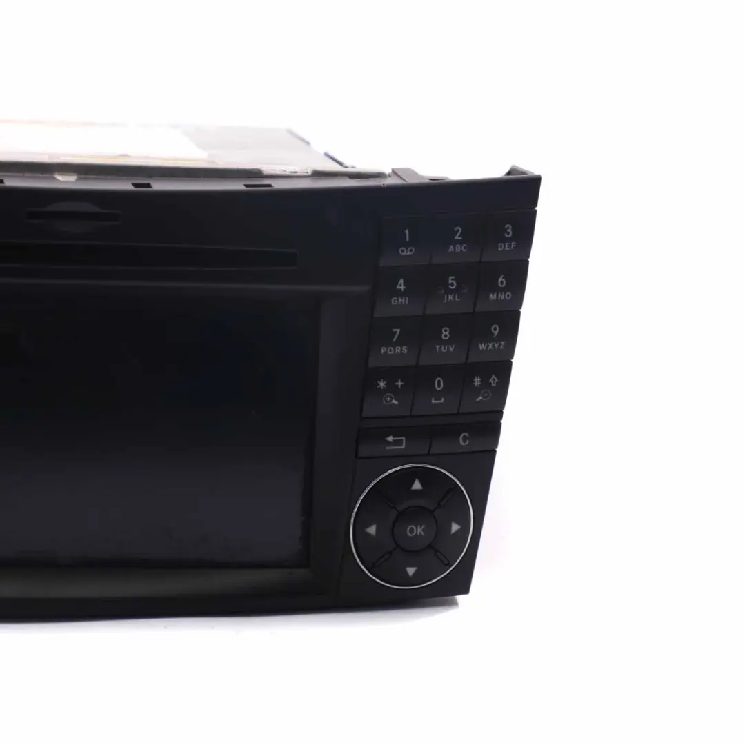 W219 Odtwarzacz CD Radio Nawigacja COMAND do Mercedes o numerze A2119060700 Mercedes W219 Odtwarzacz CD Radio Nawigacja COMAND - SKU A2119060700 - Numer Części A2119060700