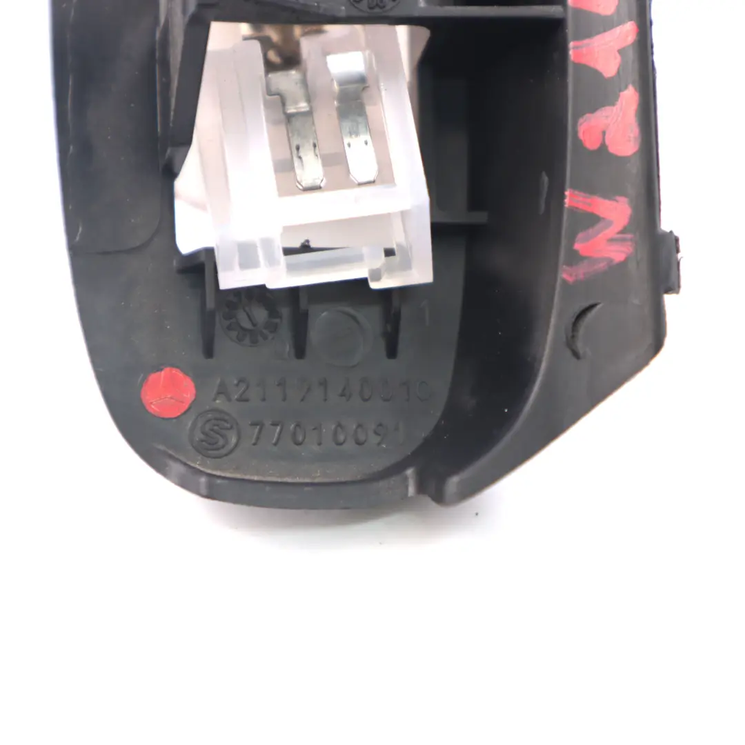 Mercedes W211 C219 Lampe d'intérieur siège avant Noir - SKU A2119140010 - Numéro de pièce A2119140010