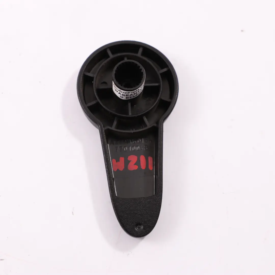 Maniglia sedile Mercedes W211 C219 regolazione anteriore sinistra per con numero di parte A2119180134 Maniglia sedile Mercedes W211 C219 regolazione anteriore sinistra - SKU A2119180134 - Numero di parte A2119180134