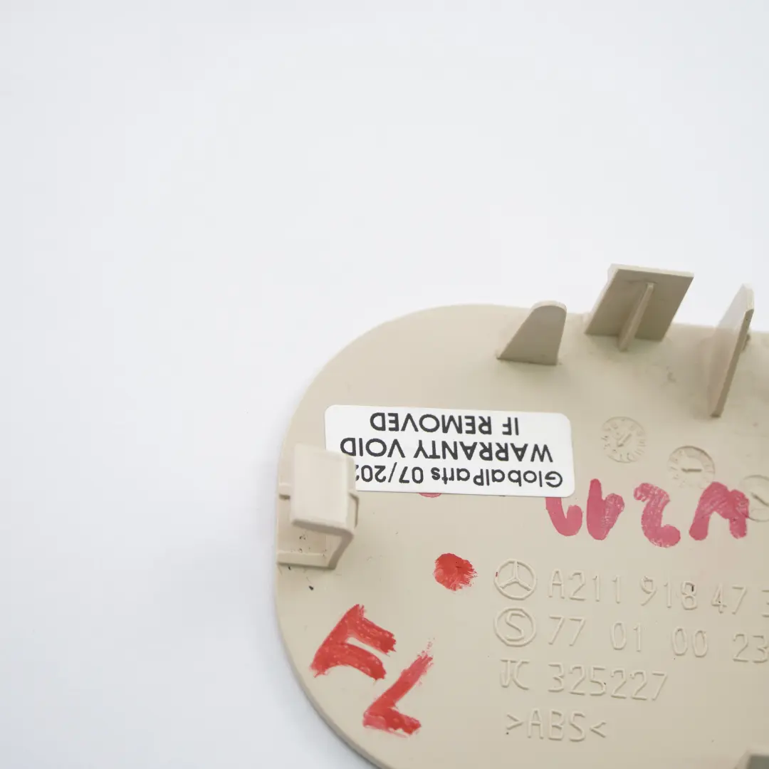 W219 Zaślepka Fotela Lewy Przód Beż do Mercedes W211 o numerze A2119184736 Mercedes W211 W219 Zaślepka Fotela Lewy Przód Beż - SKU A2119184736 - Numer Części A2119184736