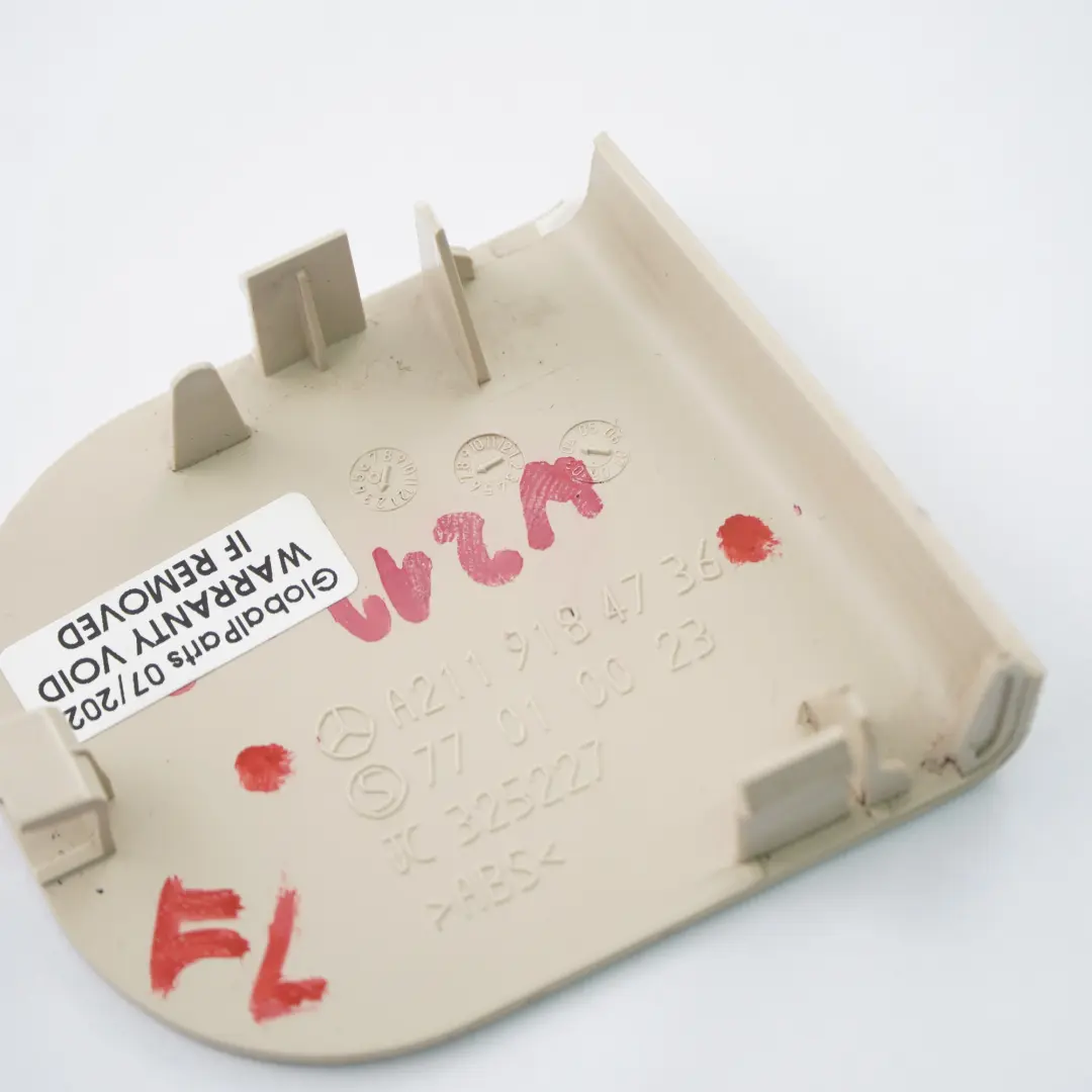 Garniture siège avant Mercedes W211 W219 Panneau gauche Beige pour à propos du numéro de pièce A2119184736 Garniture siège avant Mercedes W211 W219 Panneau gauche Beige - SKU A2119184736 - Numéro de pièce A2119184736