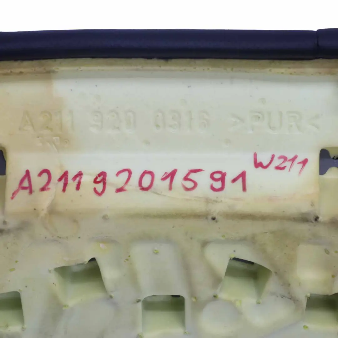 Berline Siege Arriere Reste Housse A Gauche Cuir Noir pour Mercedes W211 à propos du numéro de pièce A2119201591 Mercedes W211 Berline Siege Arriere Reste Housse A Gauche Cuir Noir - SKU A2119201591 - Numéro de pièce A2119201591