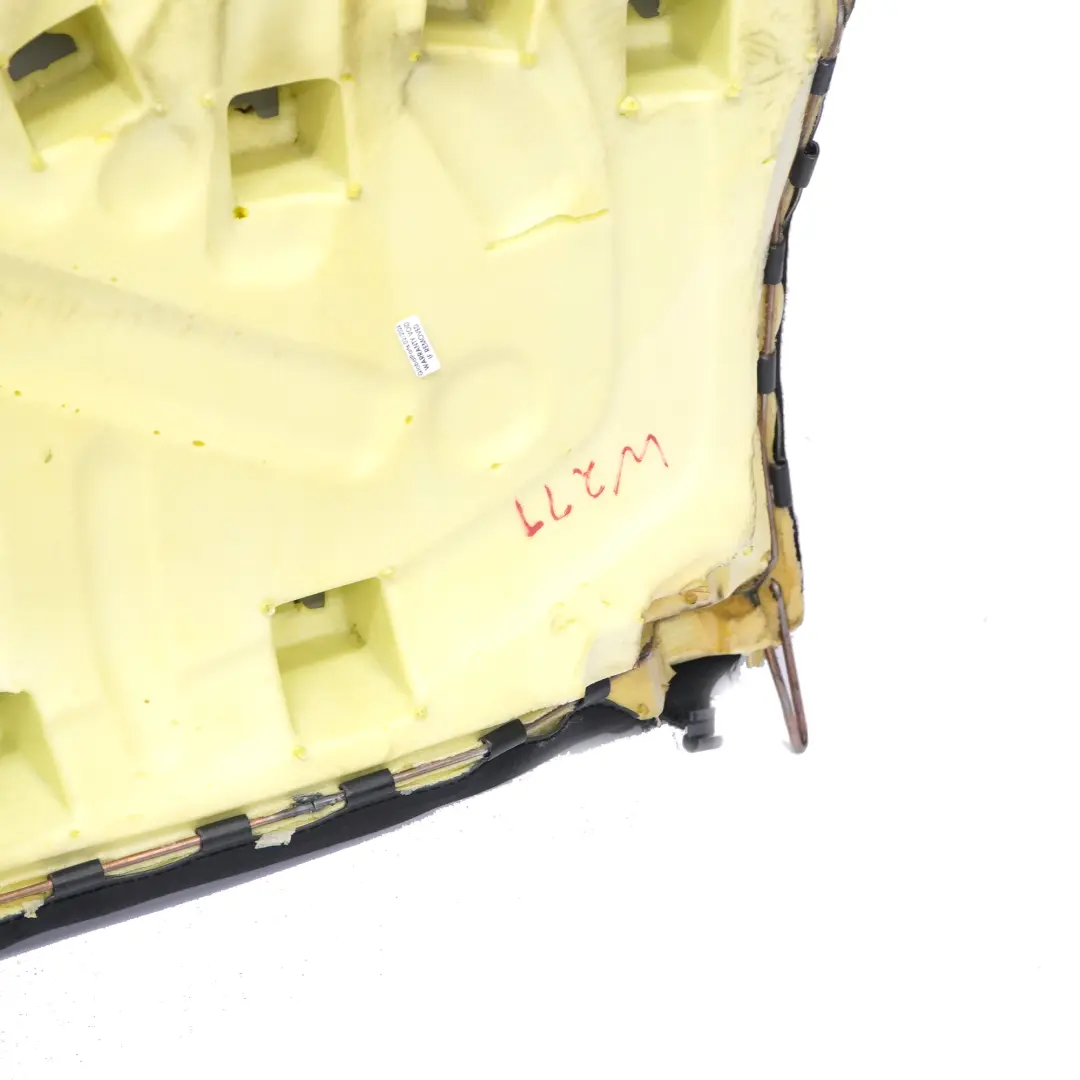 Oparcie Tylnej Kanapy Skóra Materiał do Mercedes W211 Sedan o numerze A2119205135 Mercedes W211 Sedan Oparcie Tylnej Kanapy Skóra Materiał - SKU A2119205135 - Numer Części A2119205135