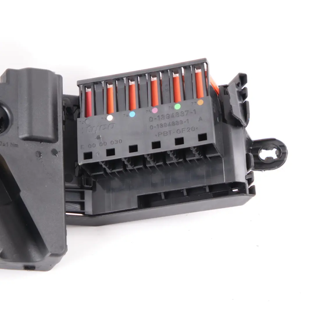 W219 Batterie Sicherungskasten Steuergerät Modul für Mercedes CLS mit Teilenummer A2119820402 Mercedes CLS W219 Batterie Sicherungskasten Steuergerät Modul - SKU A2119820402 - Teilenummer A2119820402